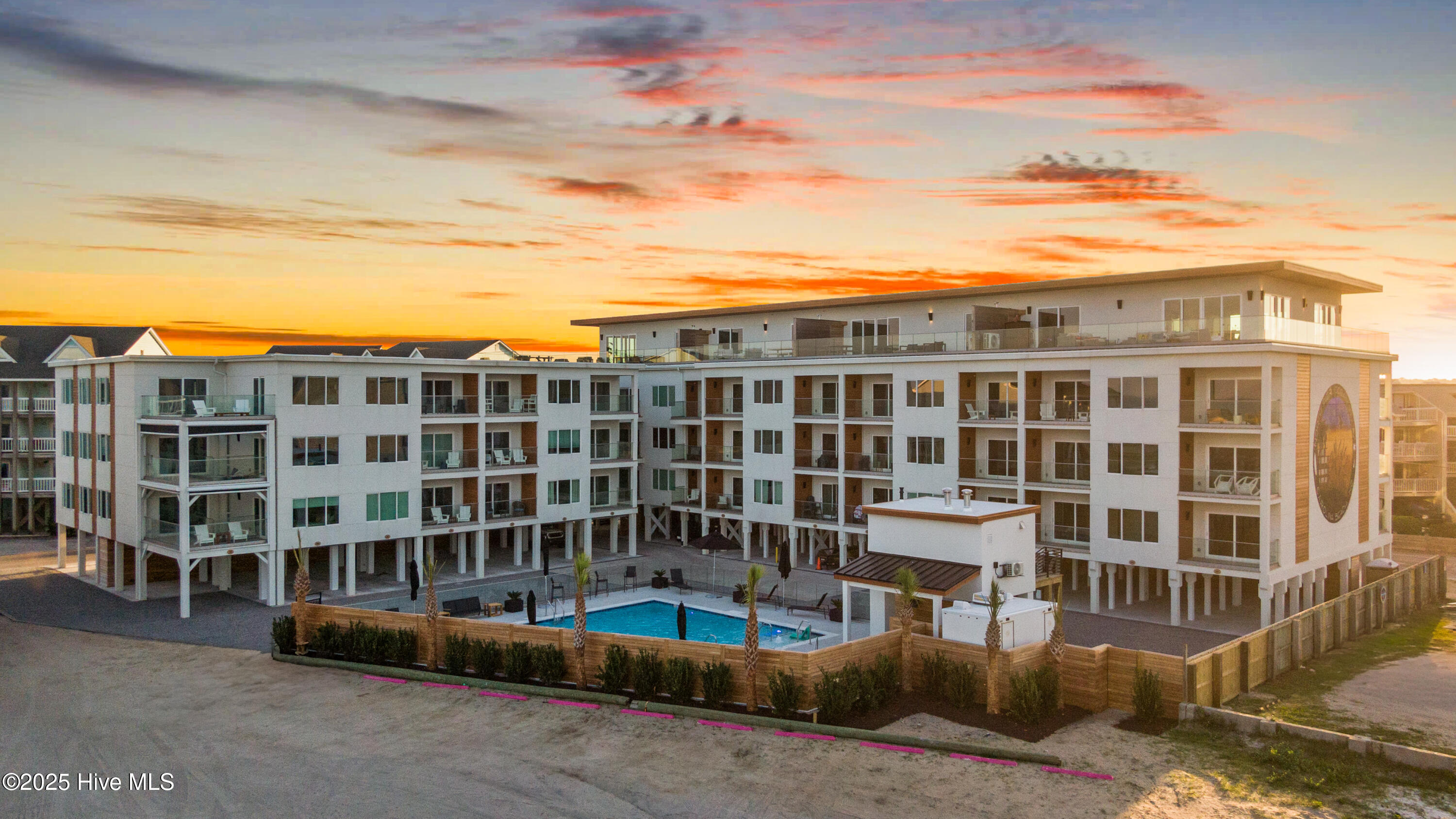 1800 Canal Drive, 111