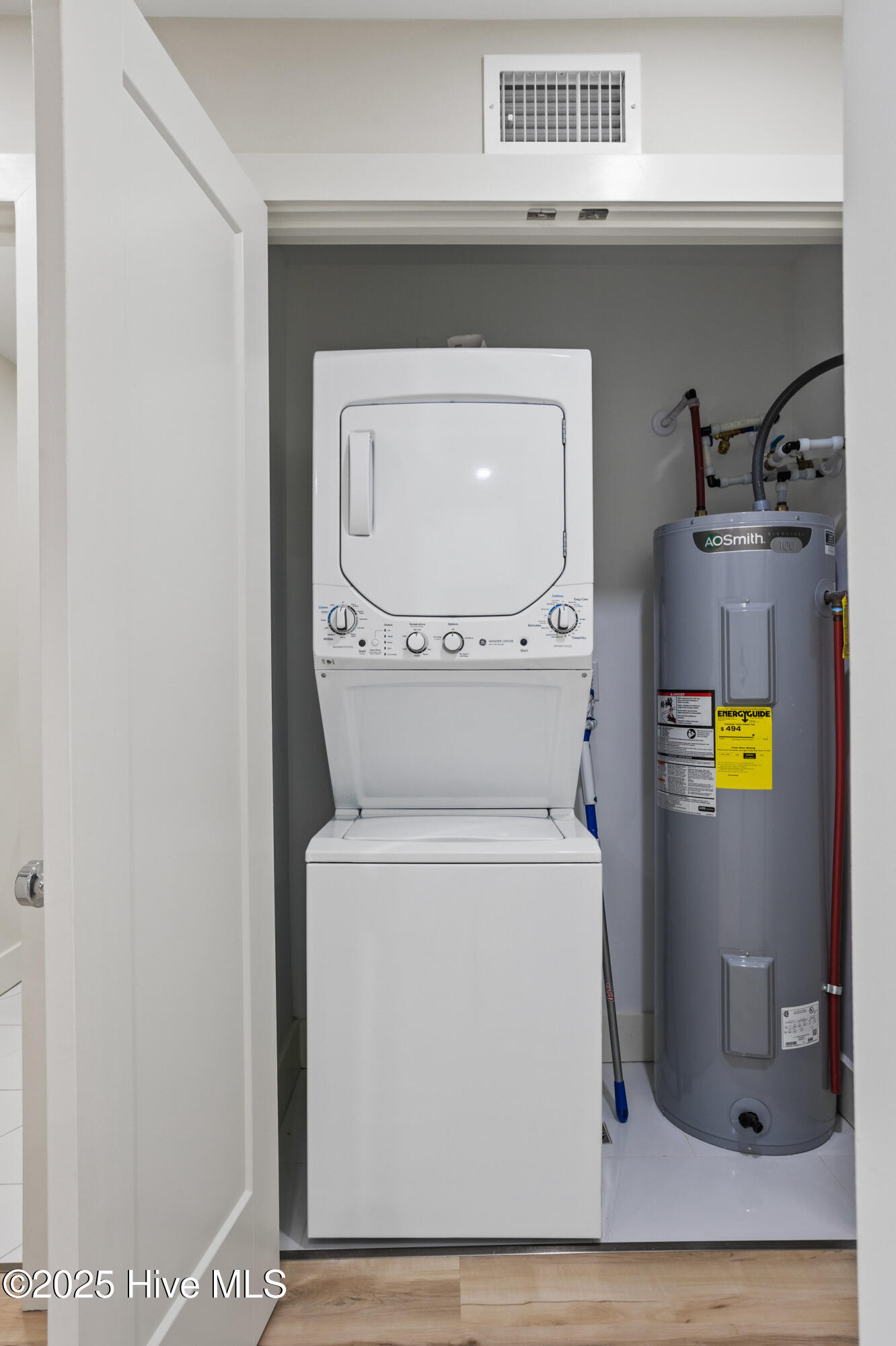 1800 Canal Drive, 111