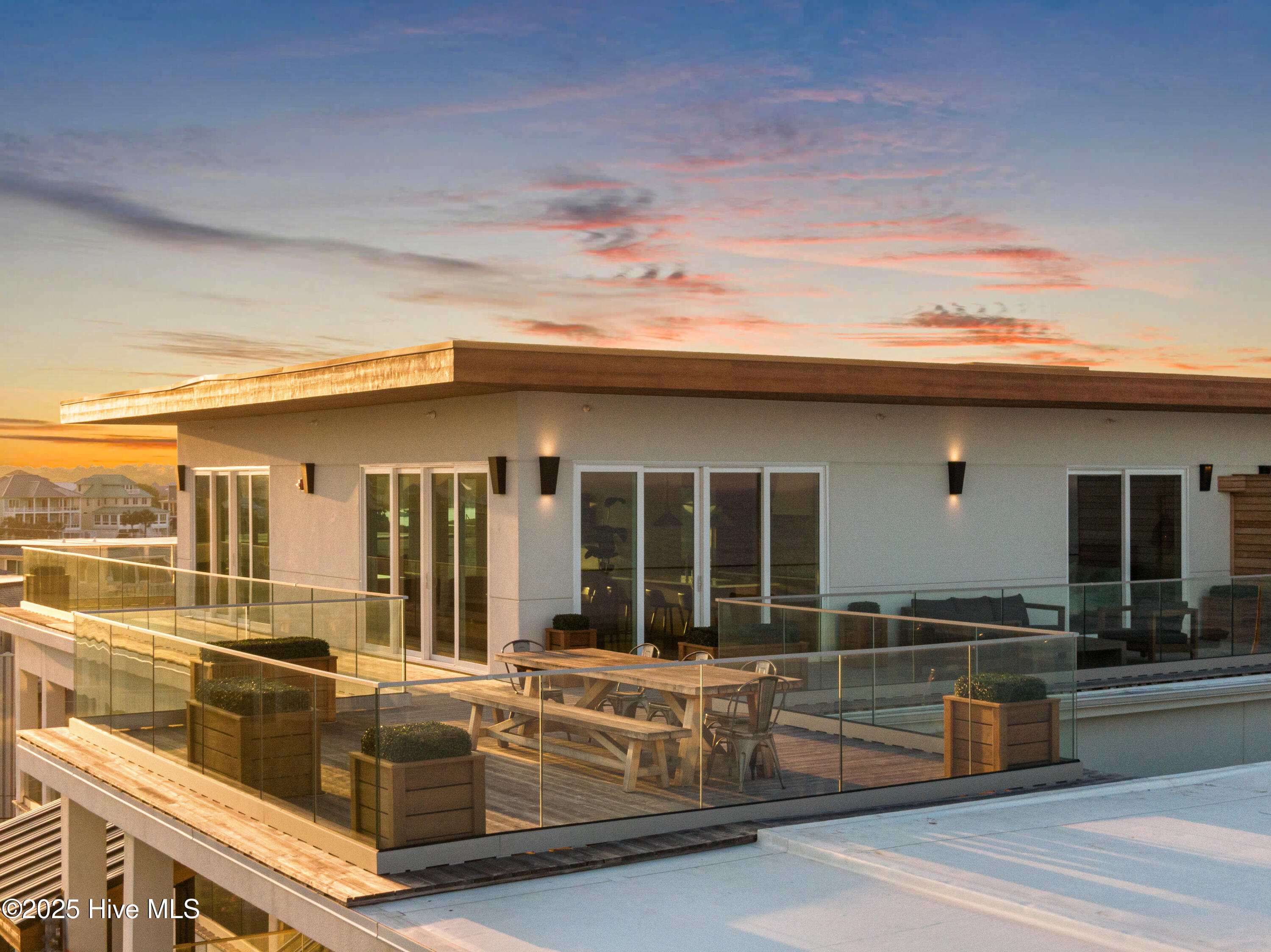 1800 Canal Drive, 111