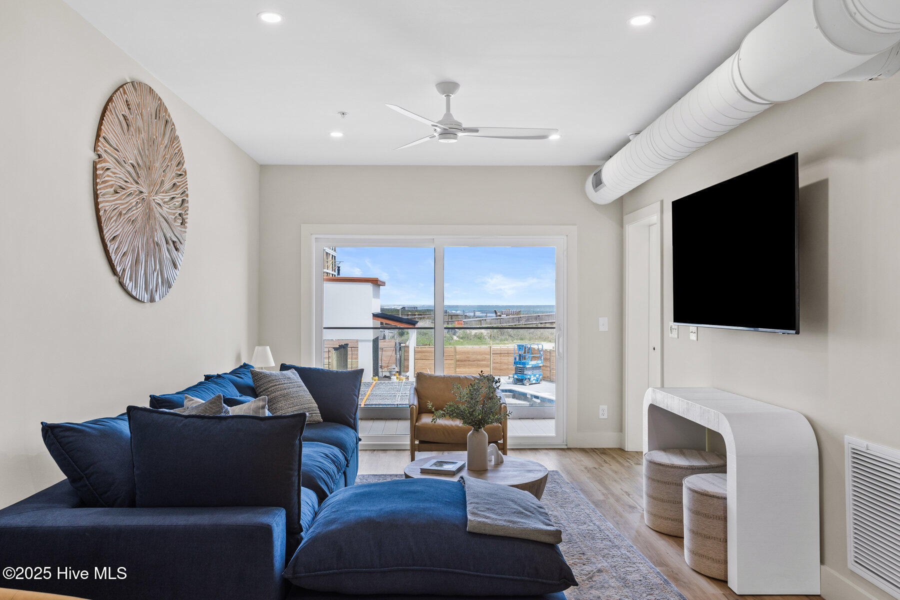 1800 Canal Drive, 111