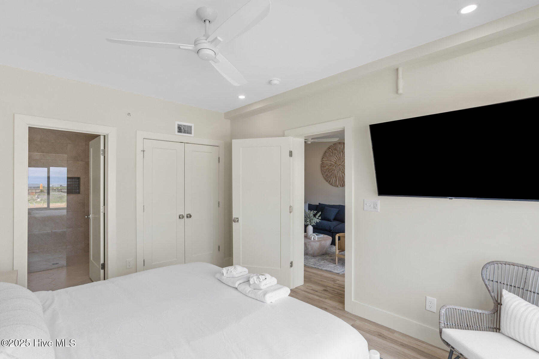 1800 Canal Drive, 111