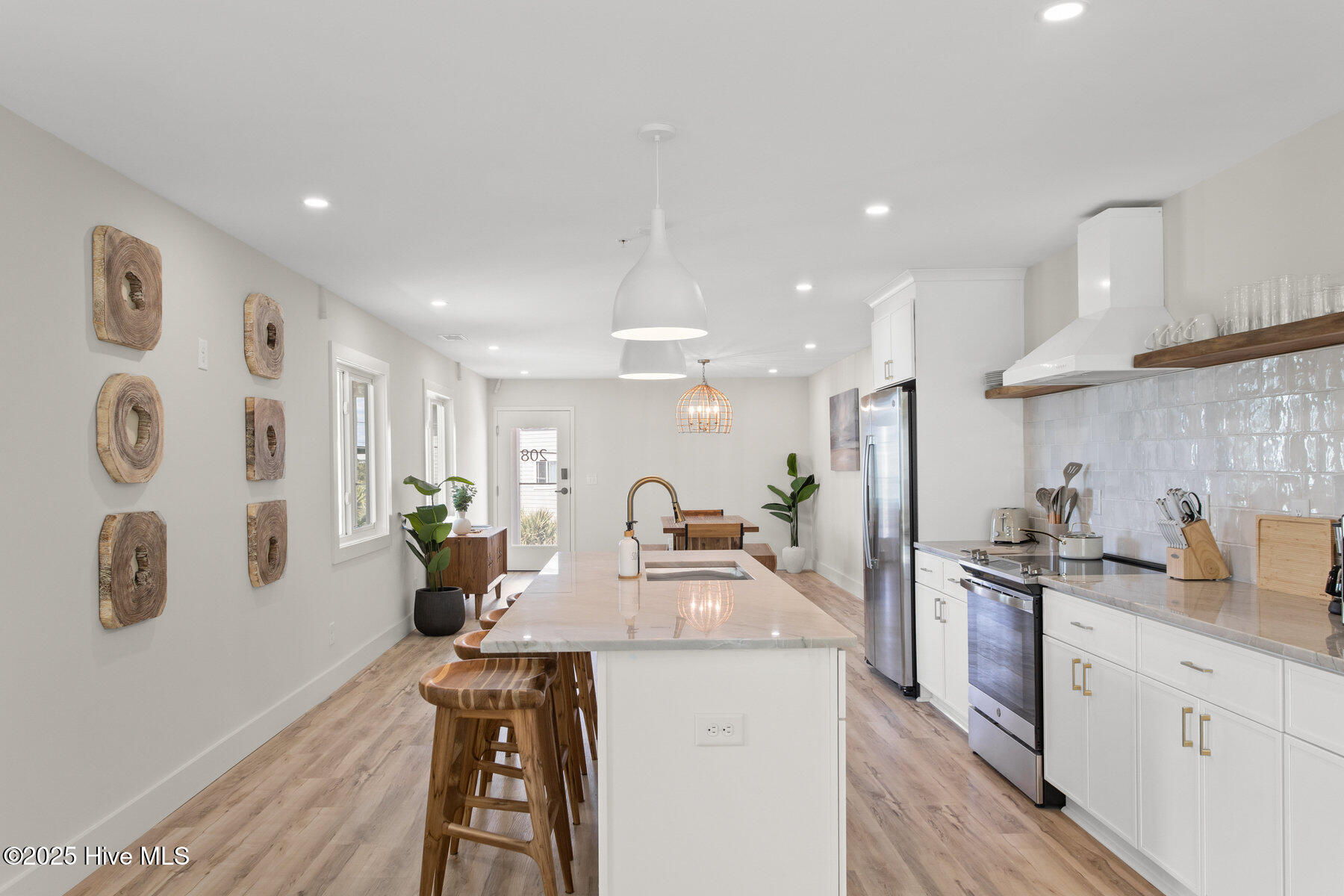 1800 Canal Drive, 108