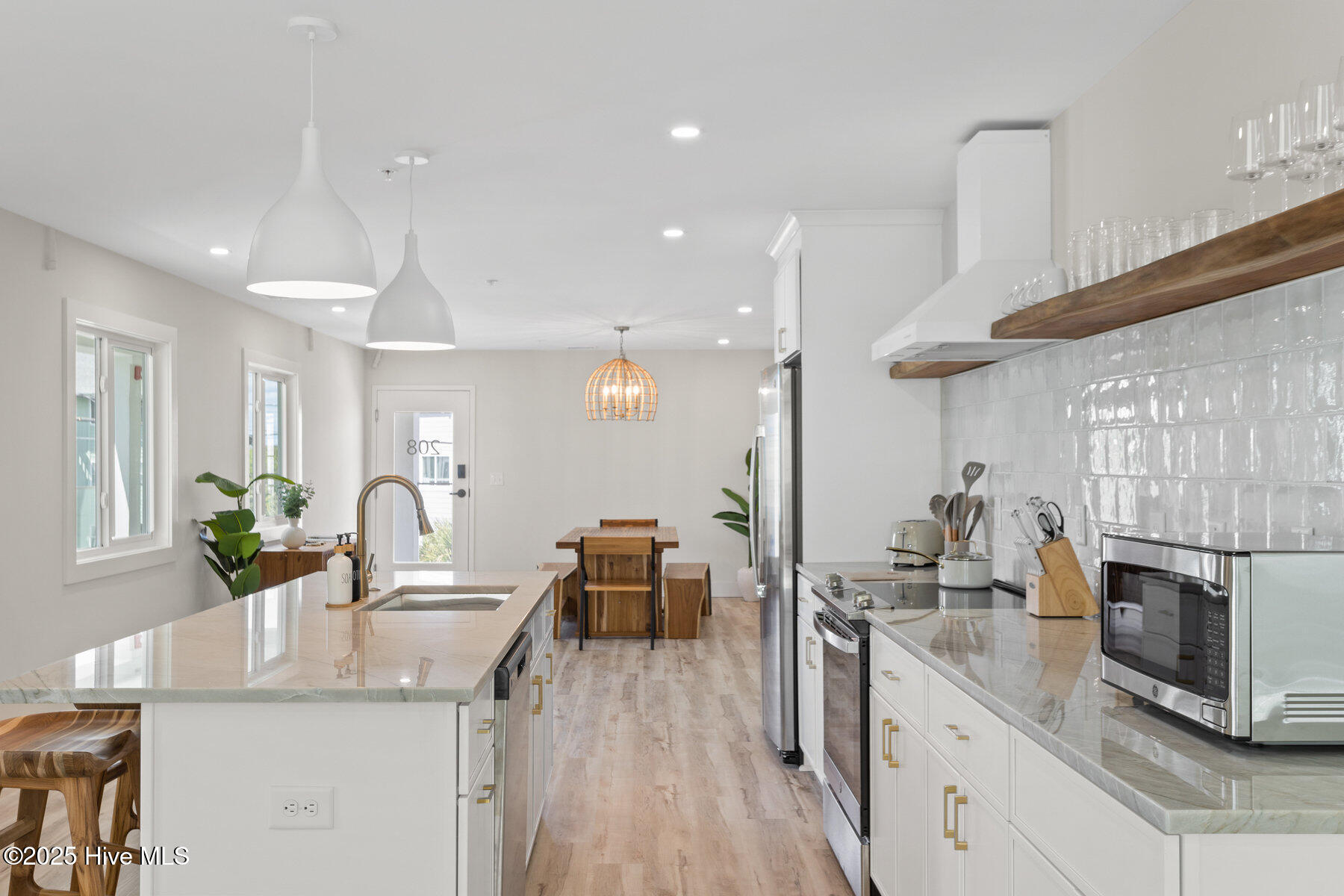 1800 Canal Drive, 108