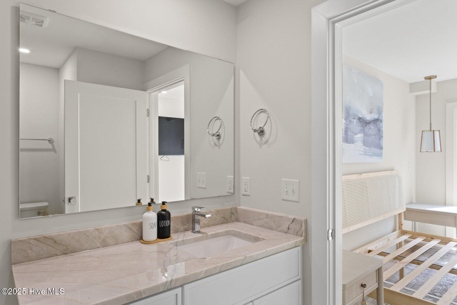 1800 Canal Drive, 208