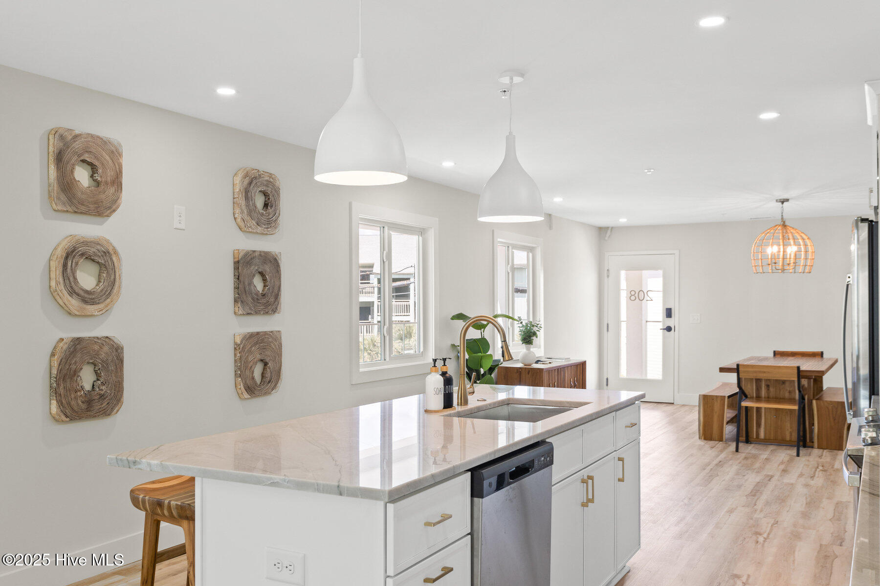 1800 Canal Drive, 208