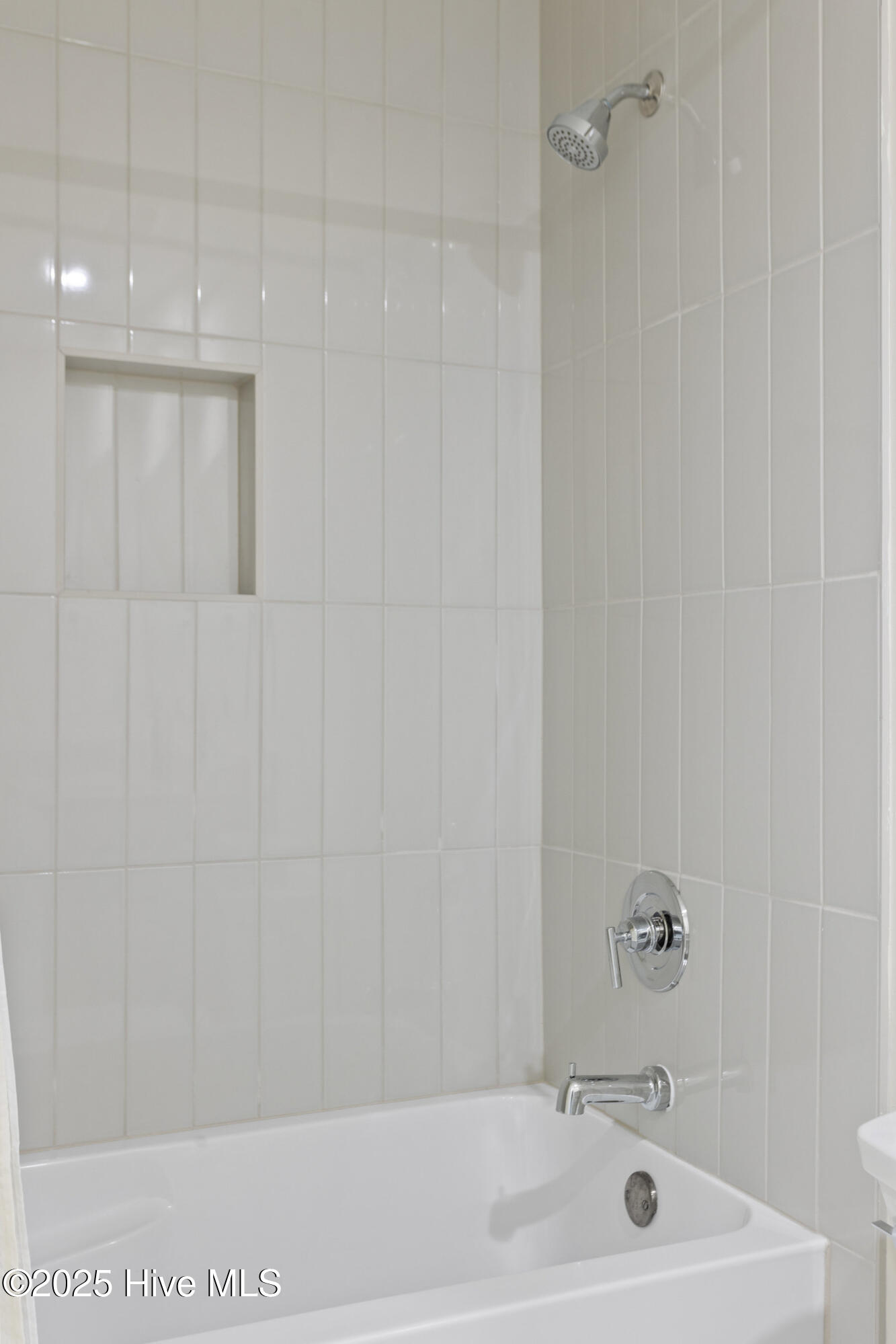 1800 Canal Drive, 208