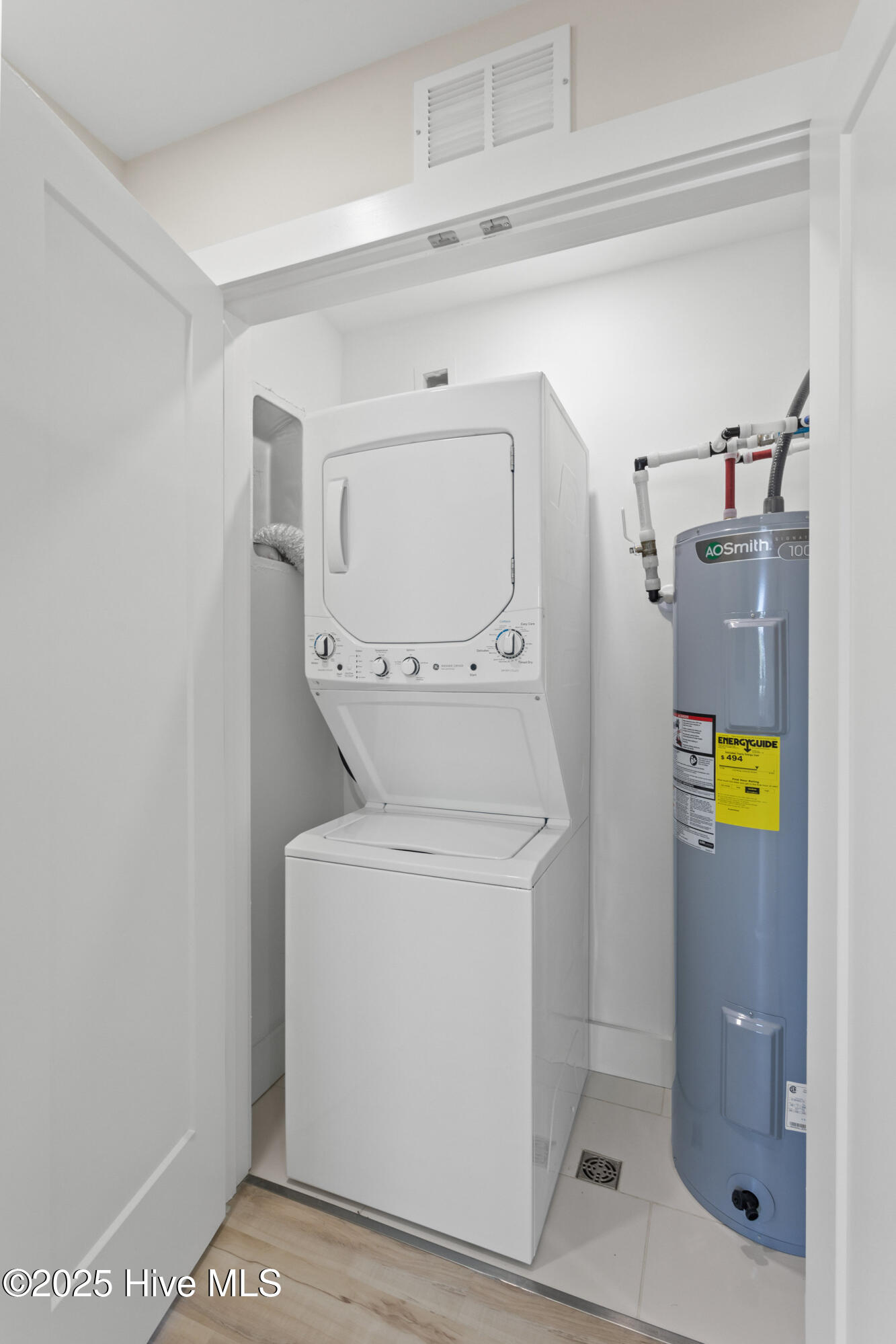 1800 Canal Drive, 208