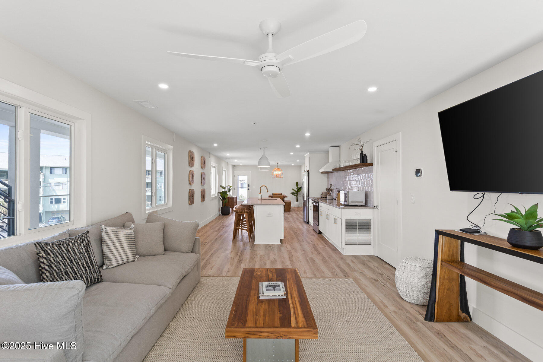 1800 Canal Drive, 208