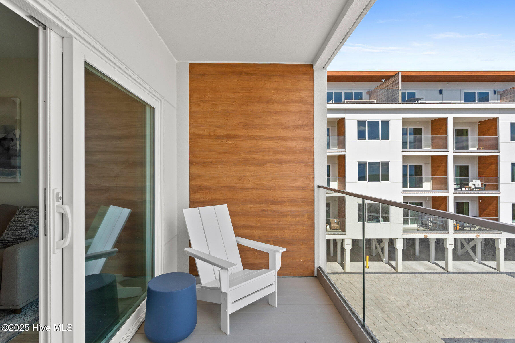 1800 Canal Drive, 211