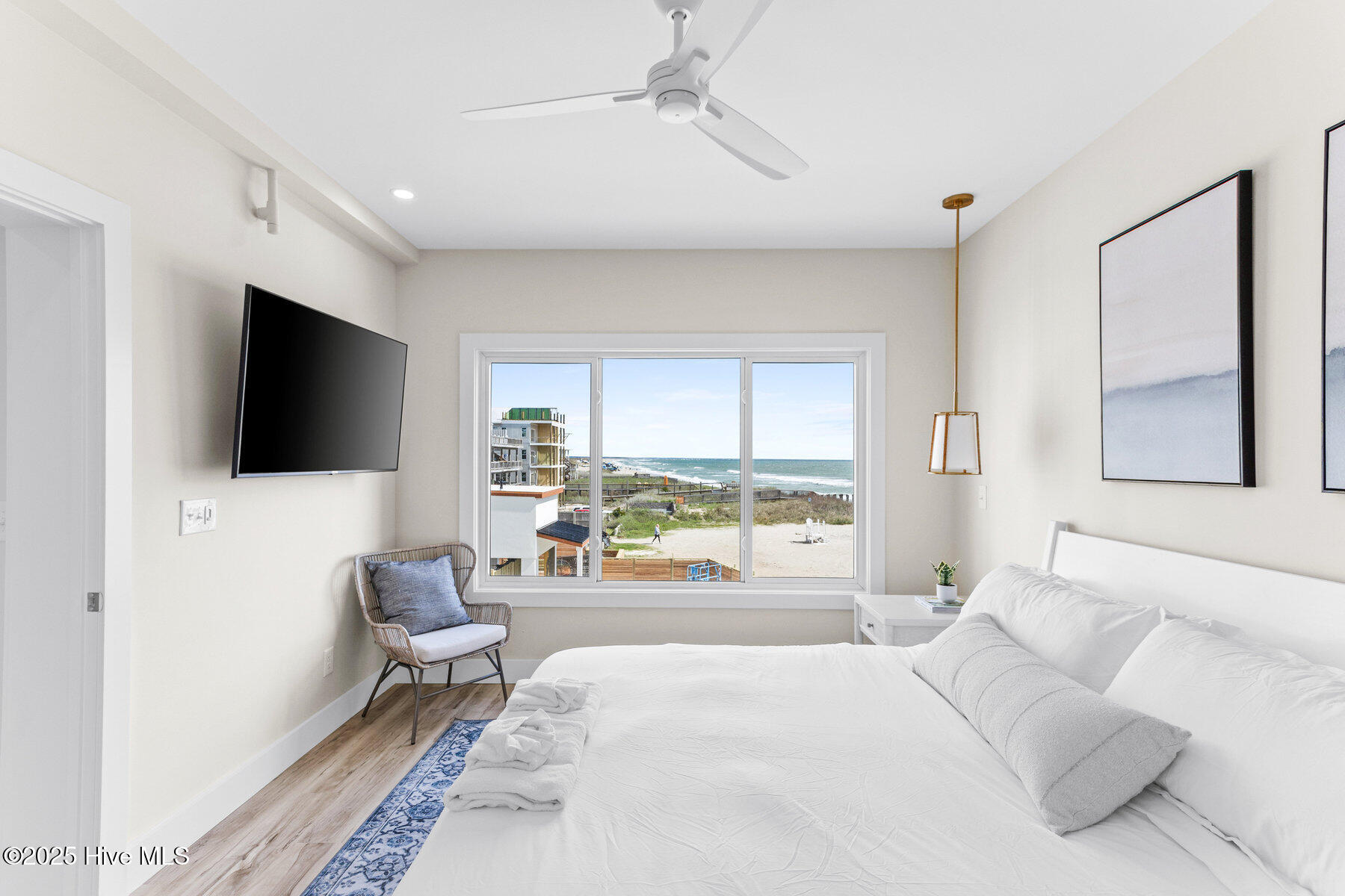 1800 Canal Drive, 211