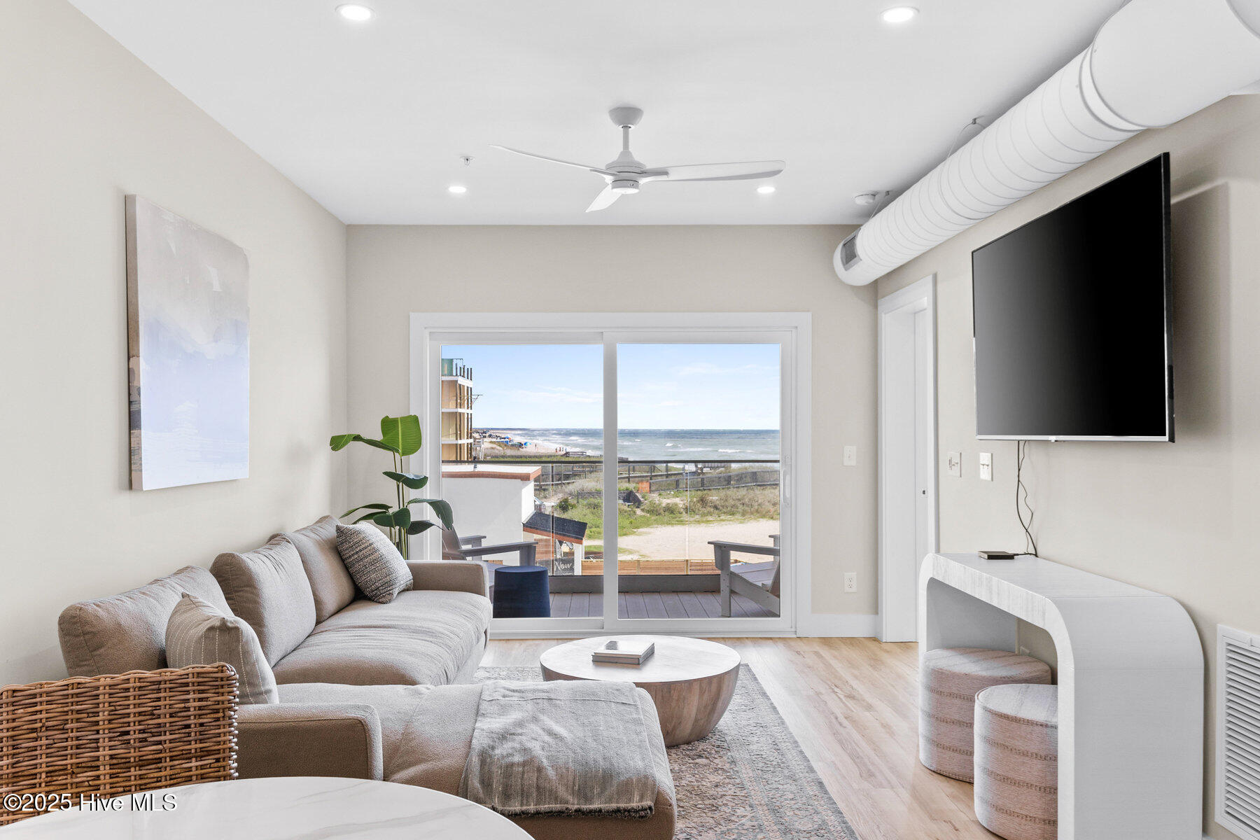 1800 Canal Drive, 211