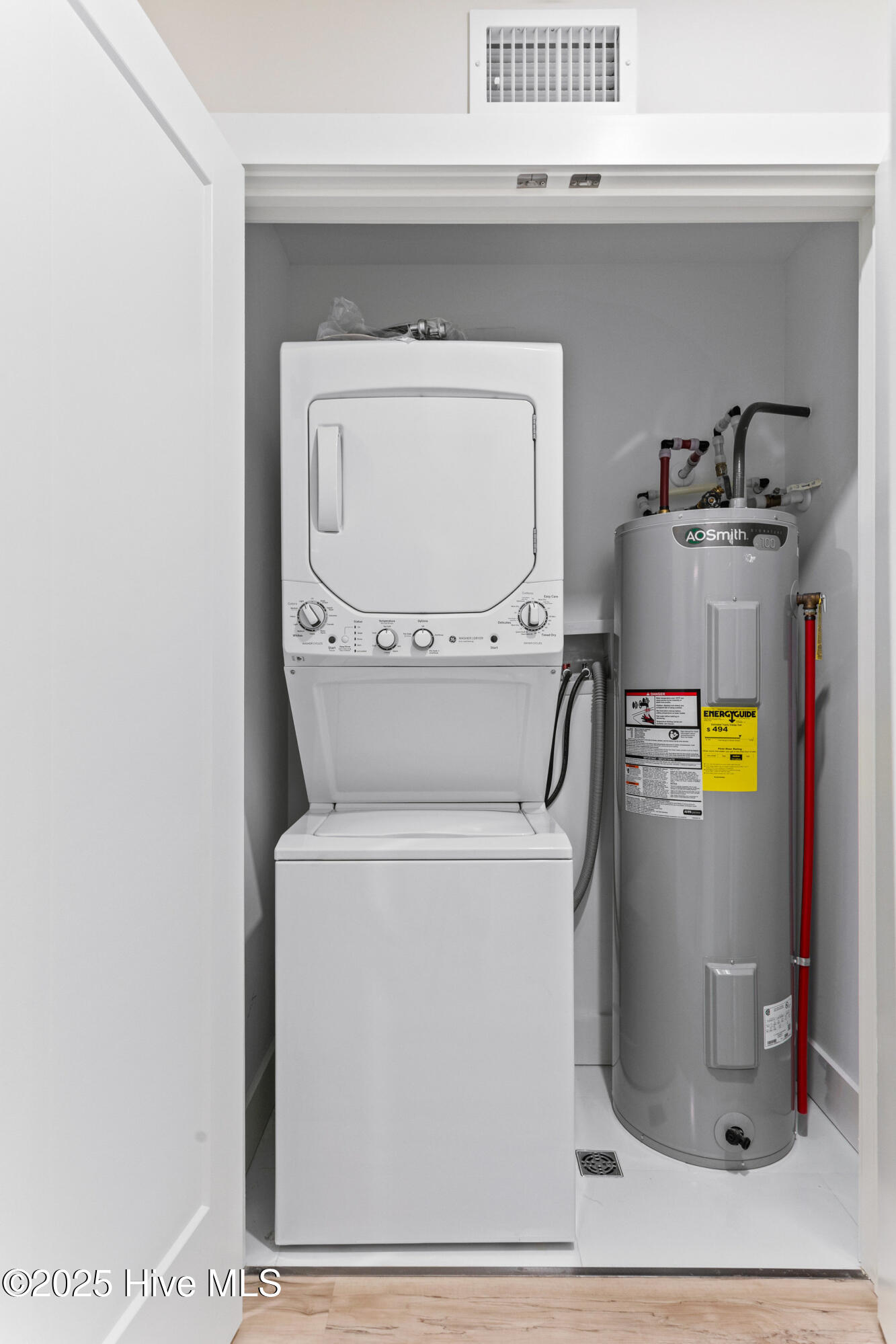 1800 Canal Drive, 211