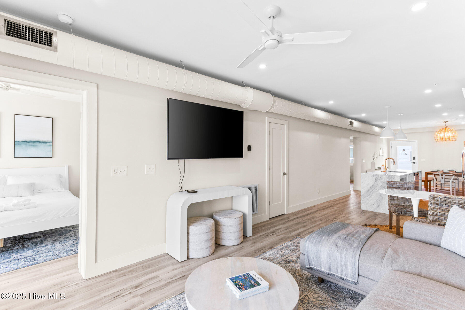 1800 Canal Drive, 211