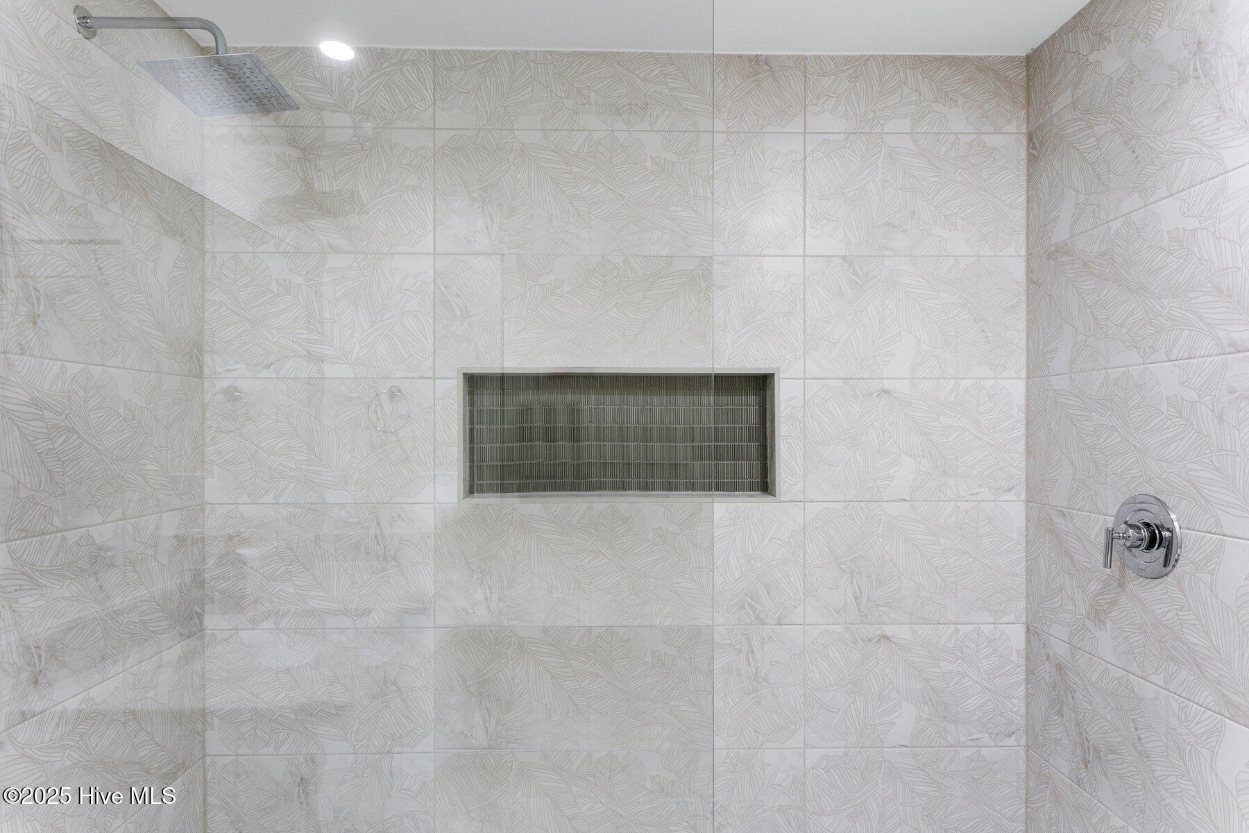 1800 Canal Drive, 211