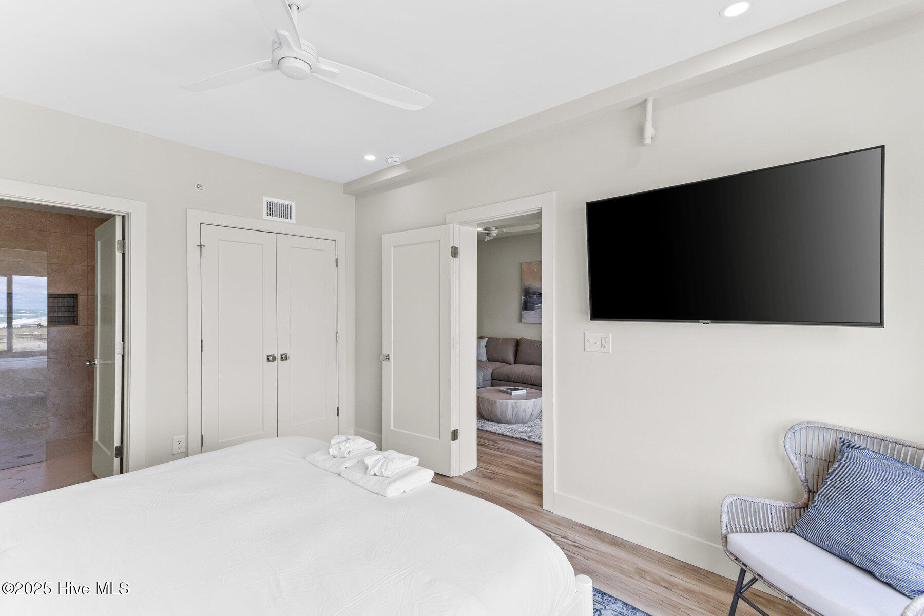 1800 Canal Drive, 211