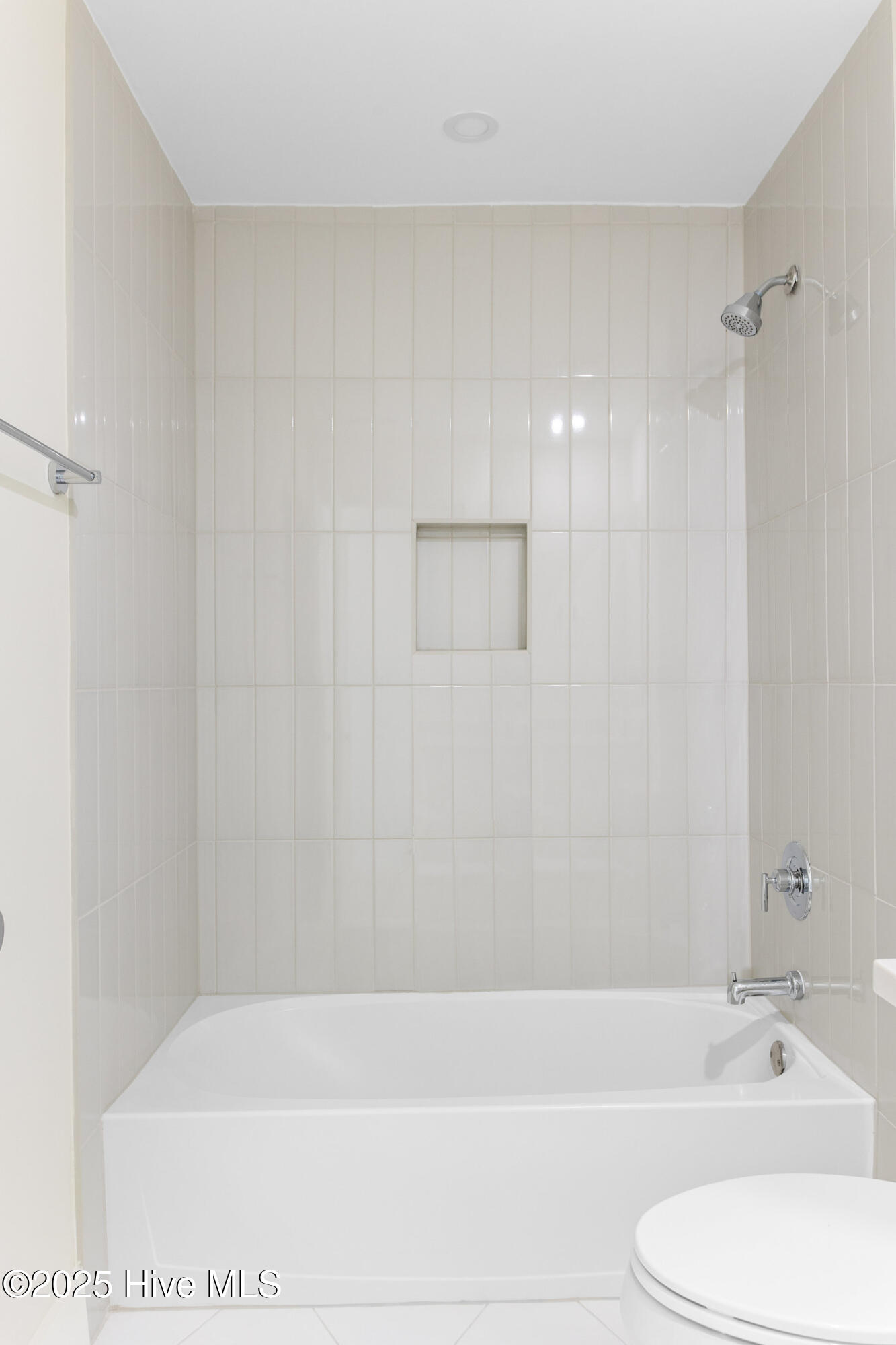 1800 Canal Drive, 302