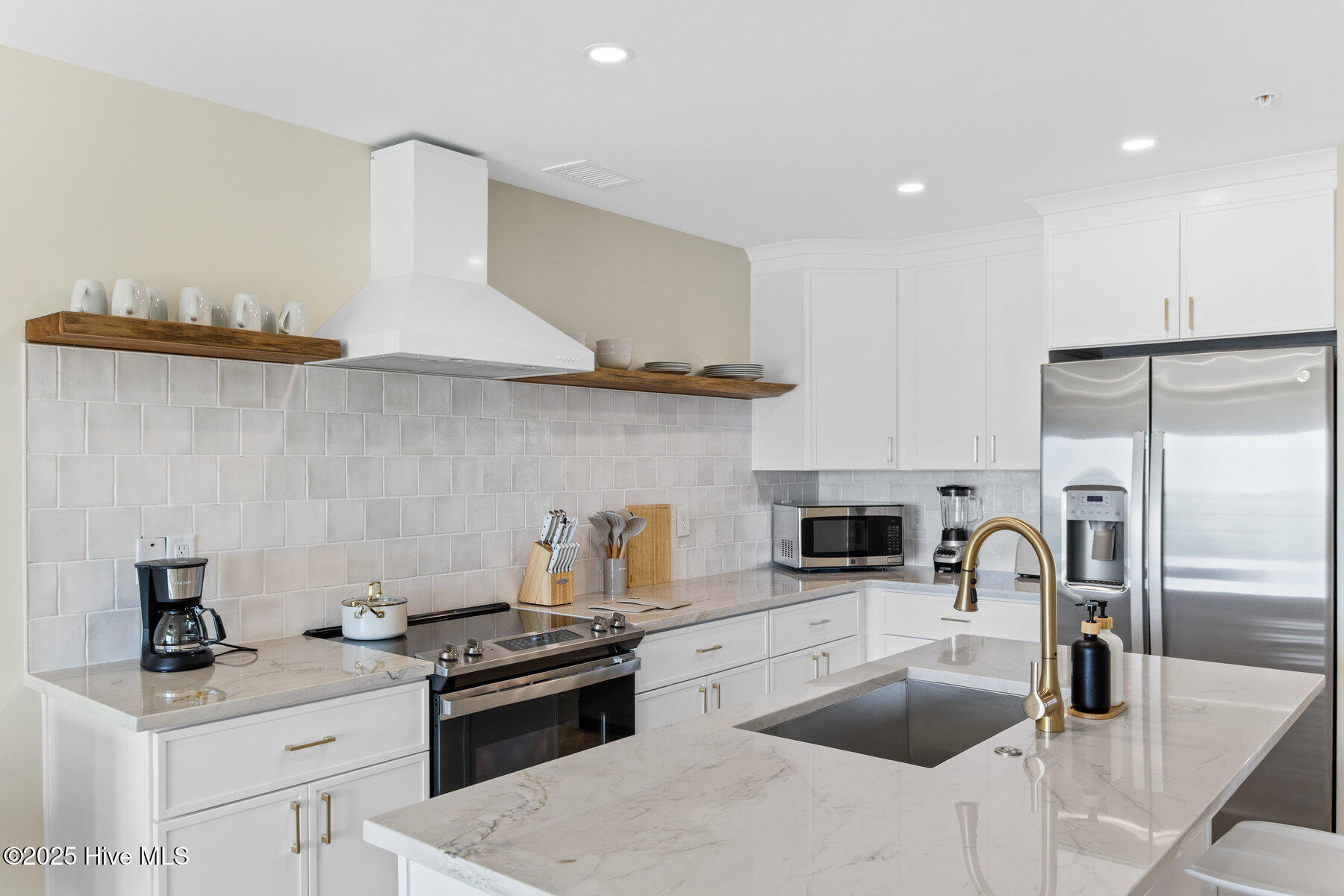 1800 Canal Drive, 302