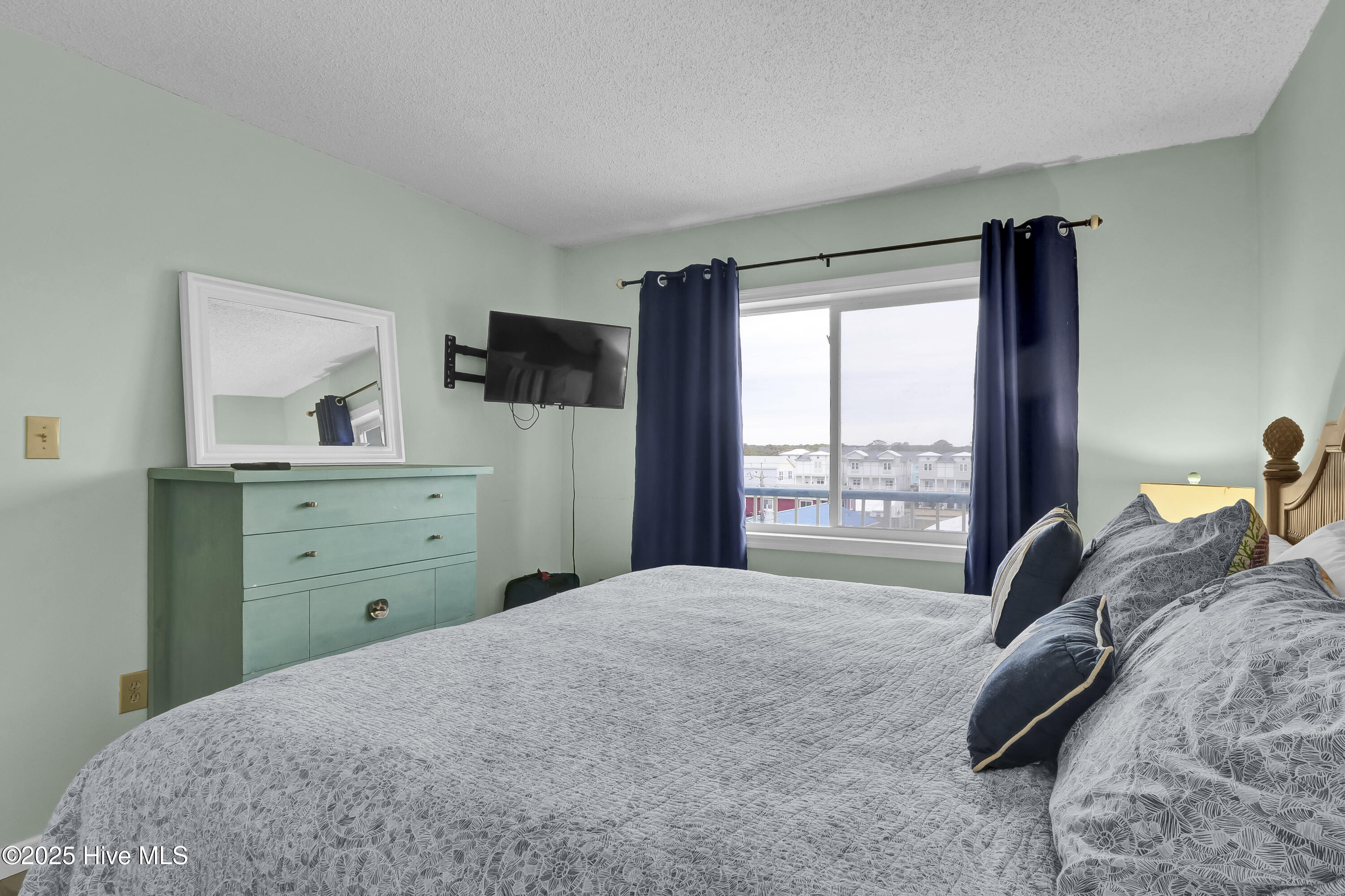 901 S Lake Park Boulevard, 304