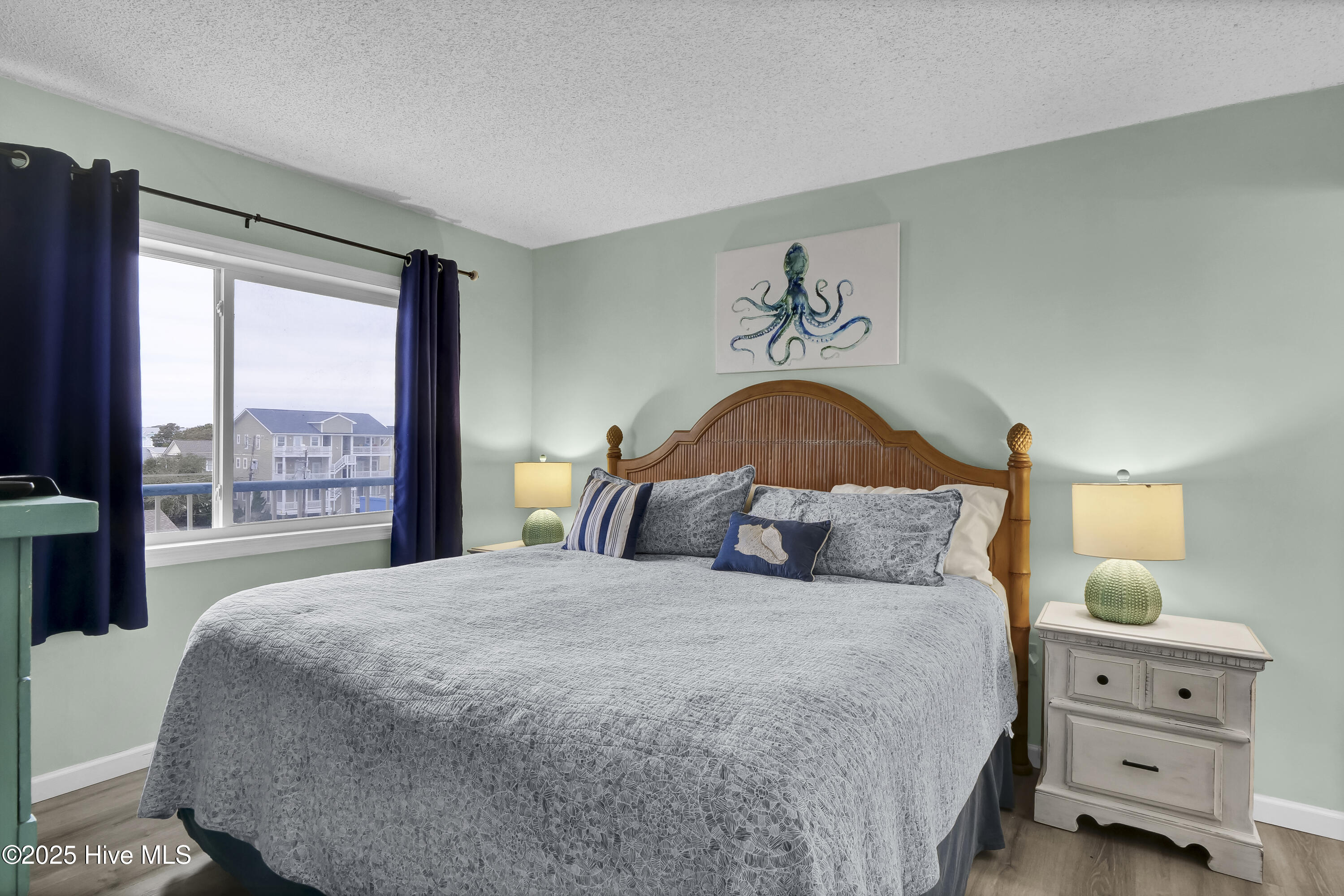 901 S Lake Park Boulevard, 304