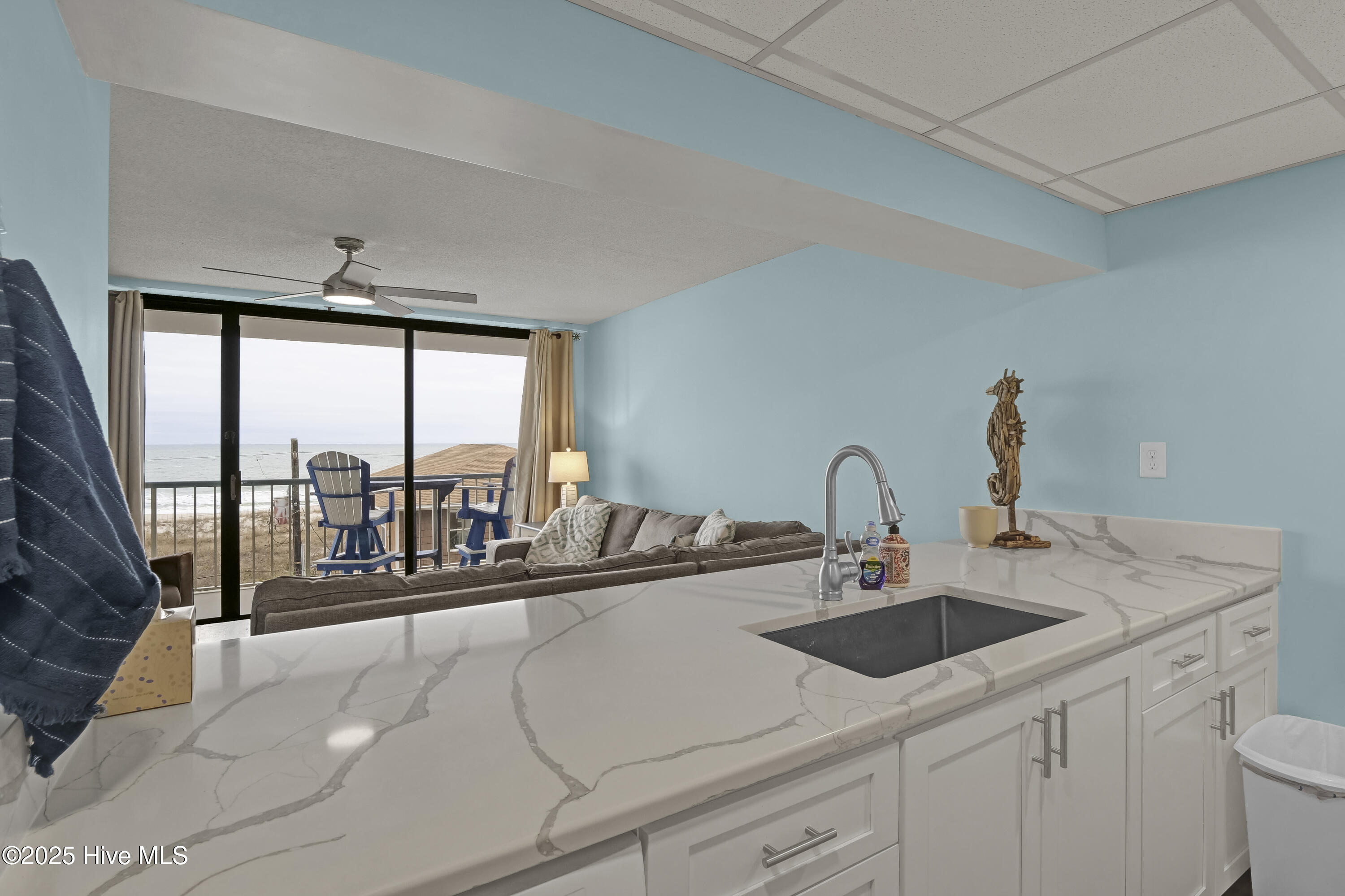 901 S Lake Park Boulevard, 304