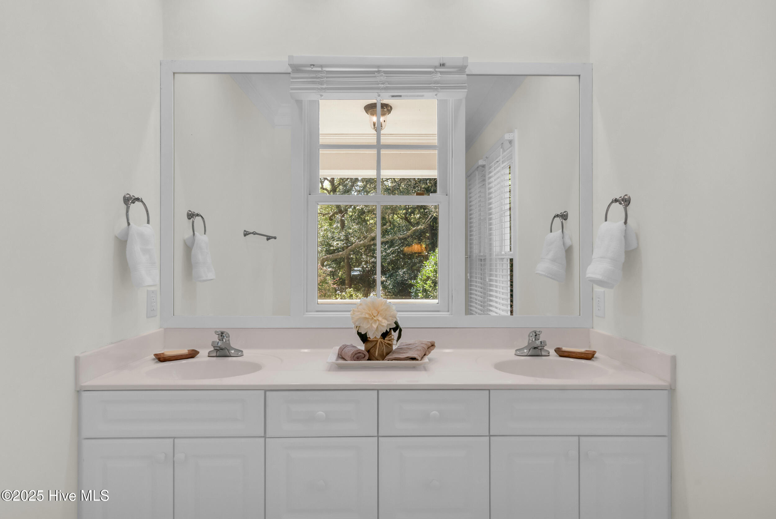 630 Valverda Street SW, Supply