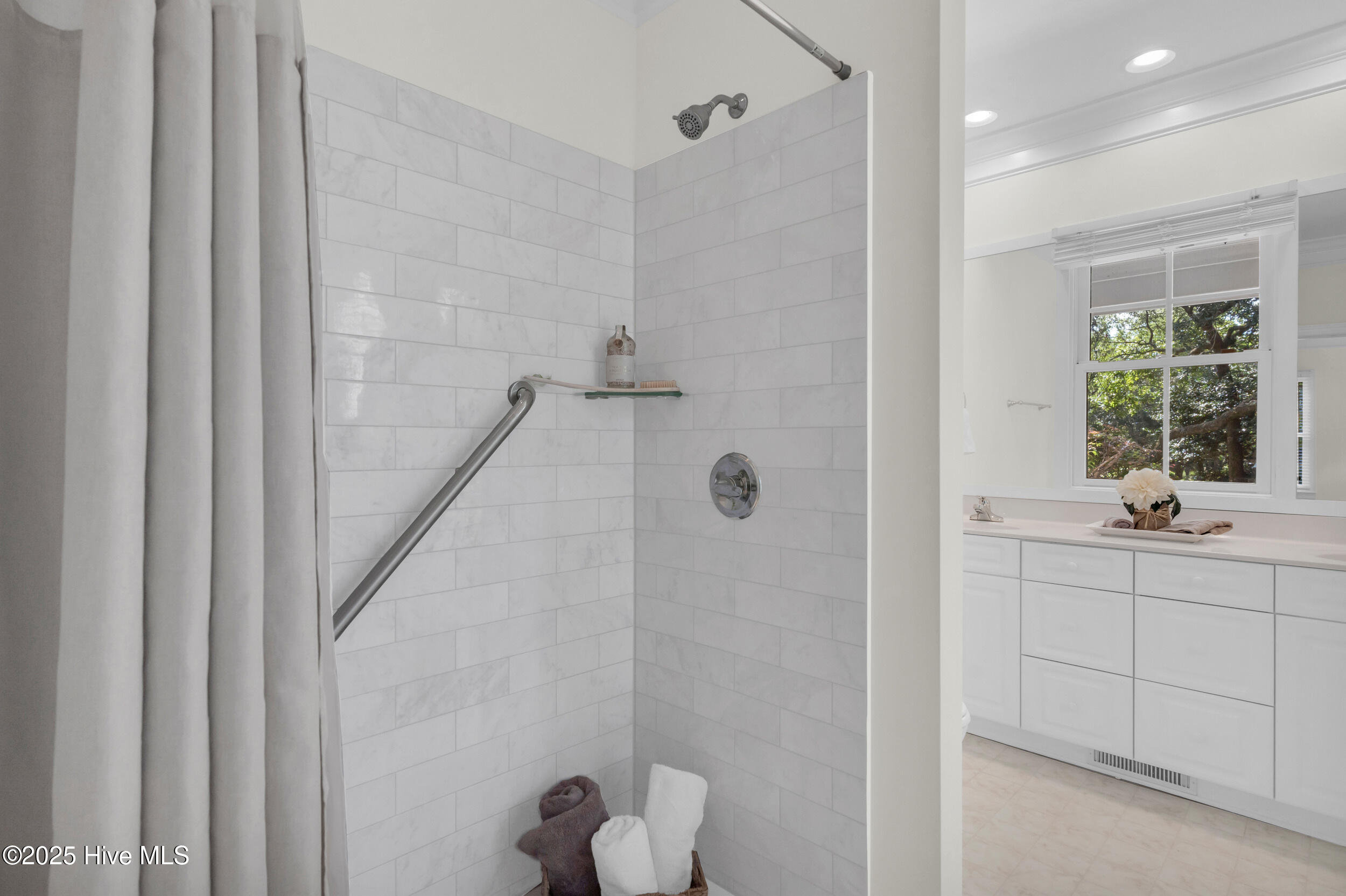 630 Valverda Street SW, Supply