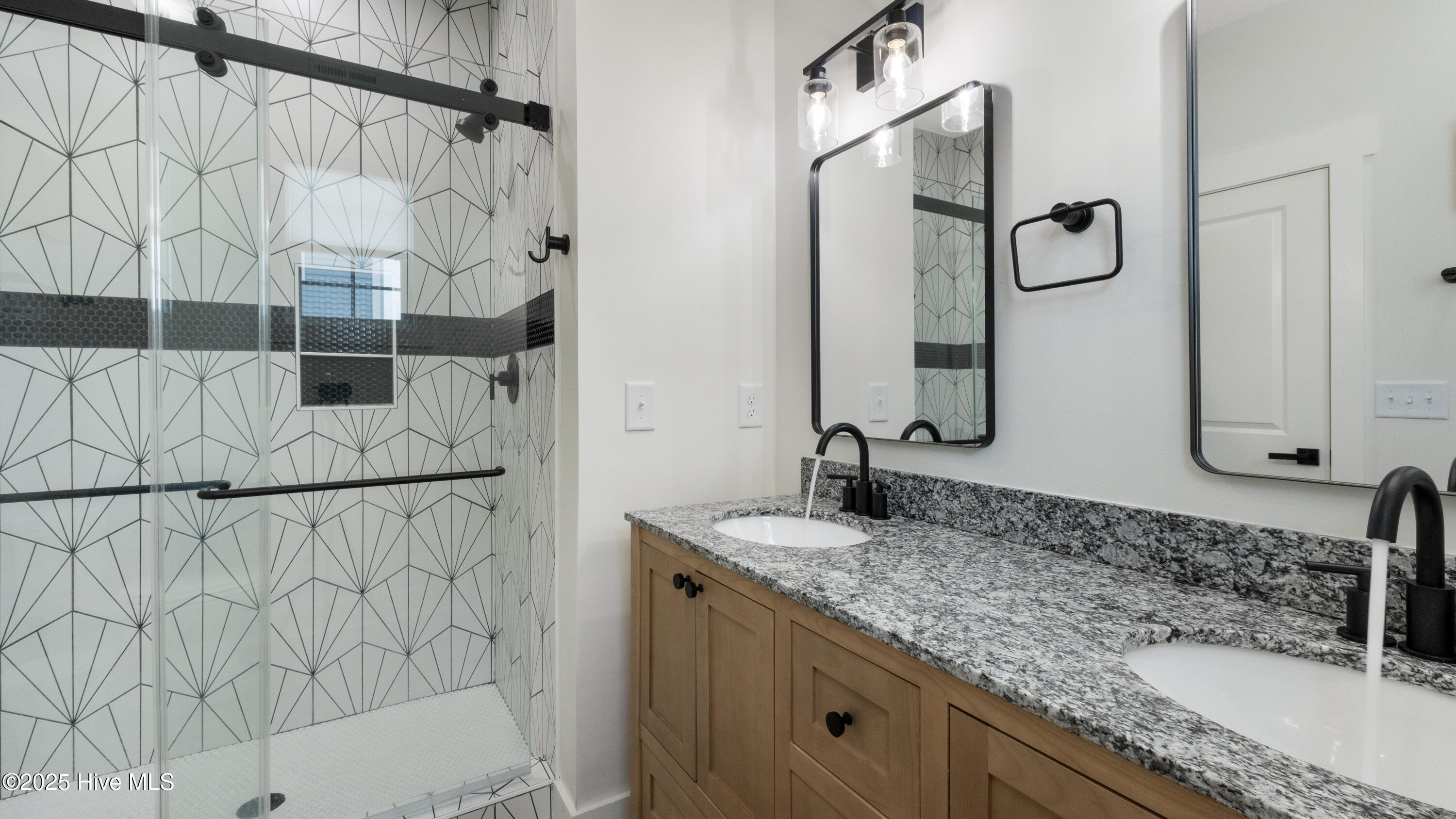 1205 Mackerel Lane, 1