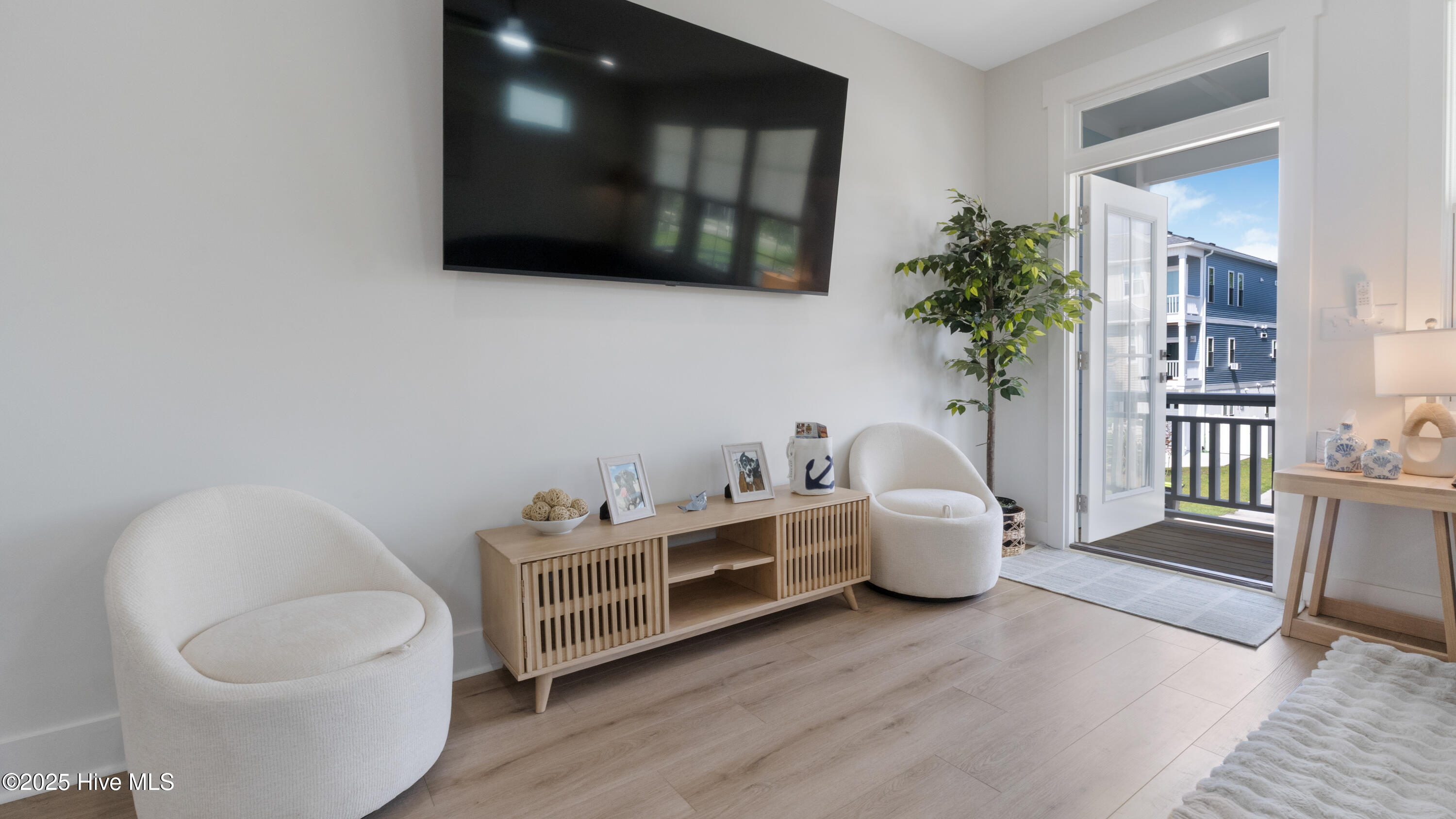 1205 Mackerel Lane, 1