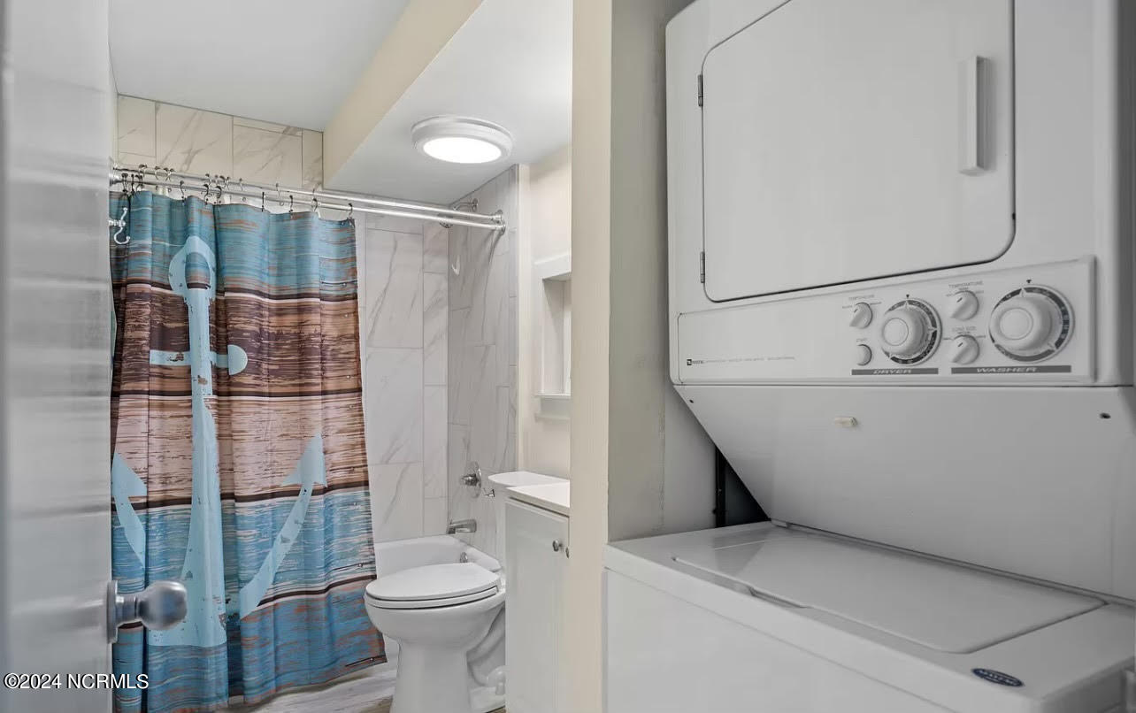 901 Lake Park Boulevard S, 403