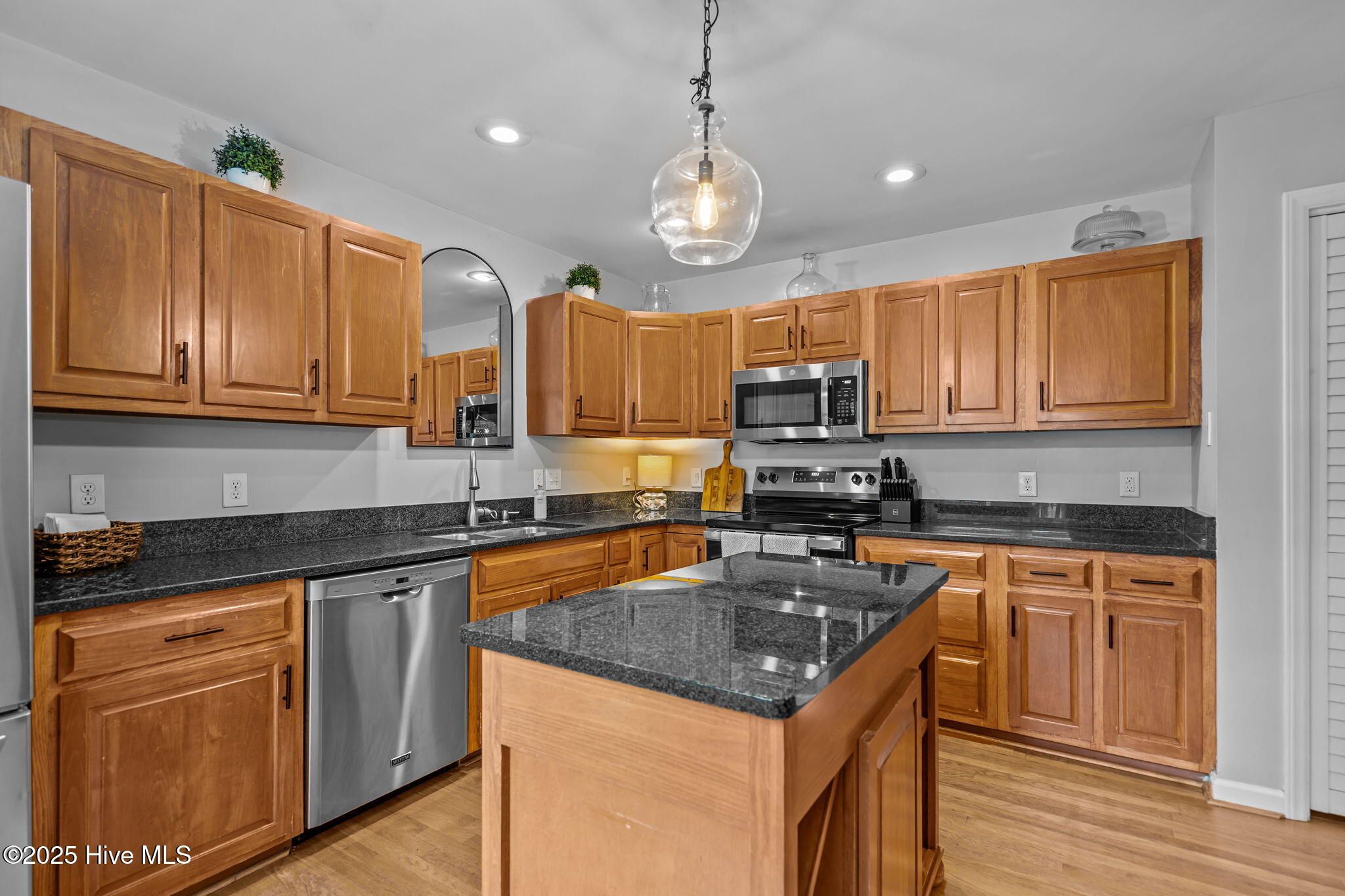 7202 Scallop Lane