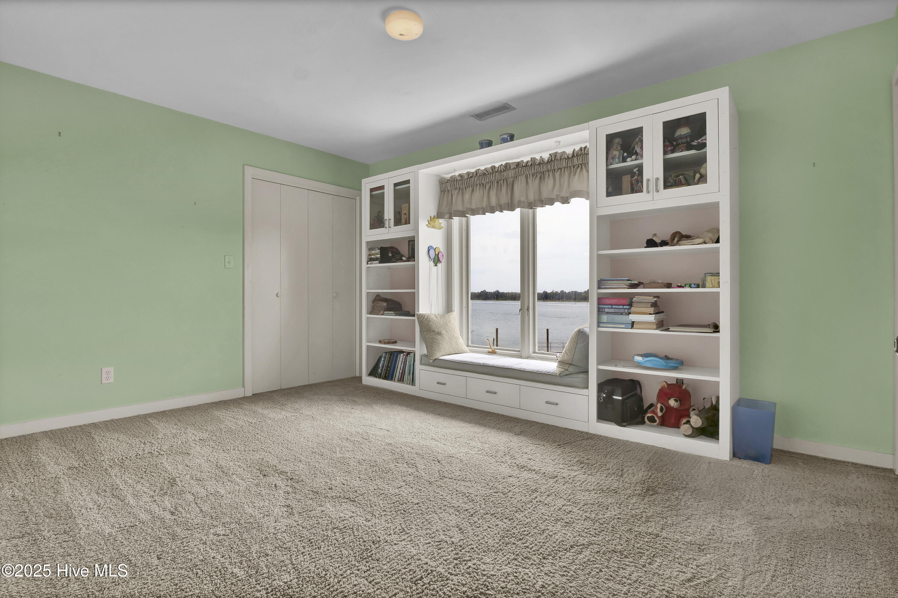 825 Inlet View Drive