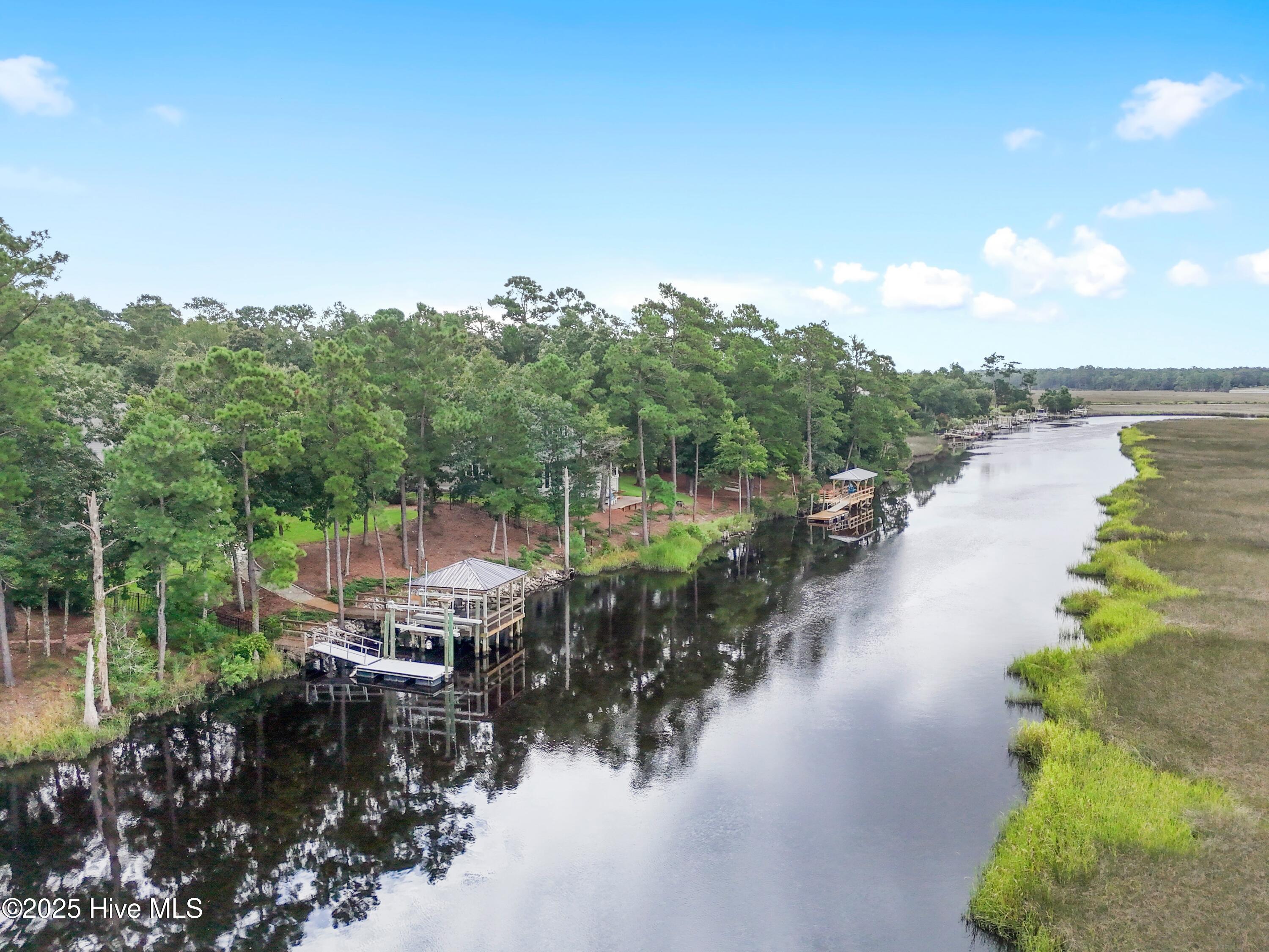 498 Deep Water Drive SE