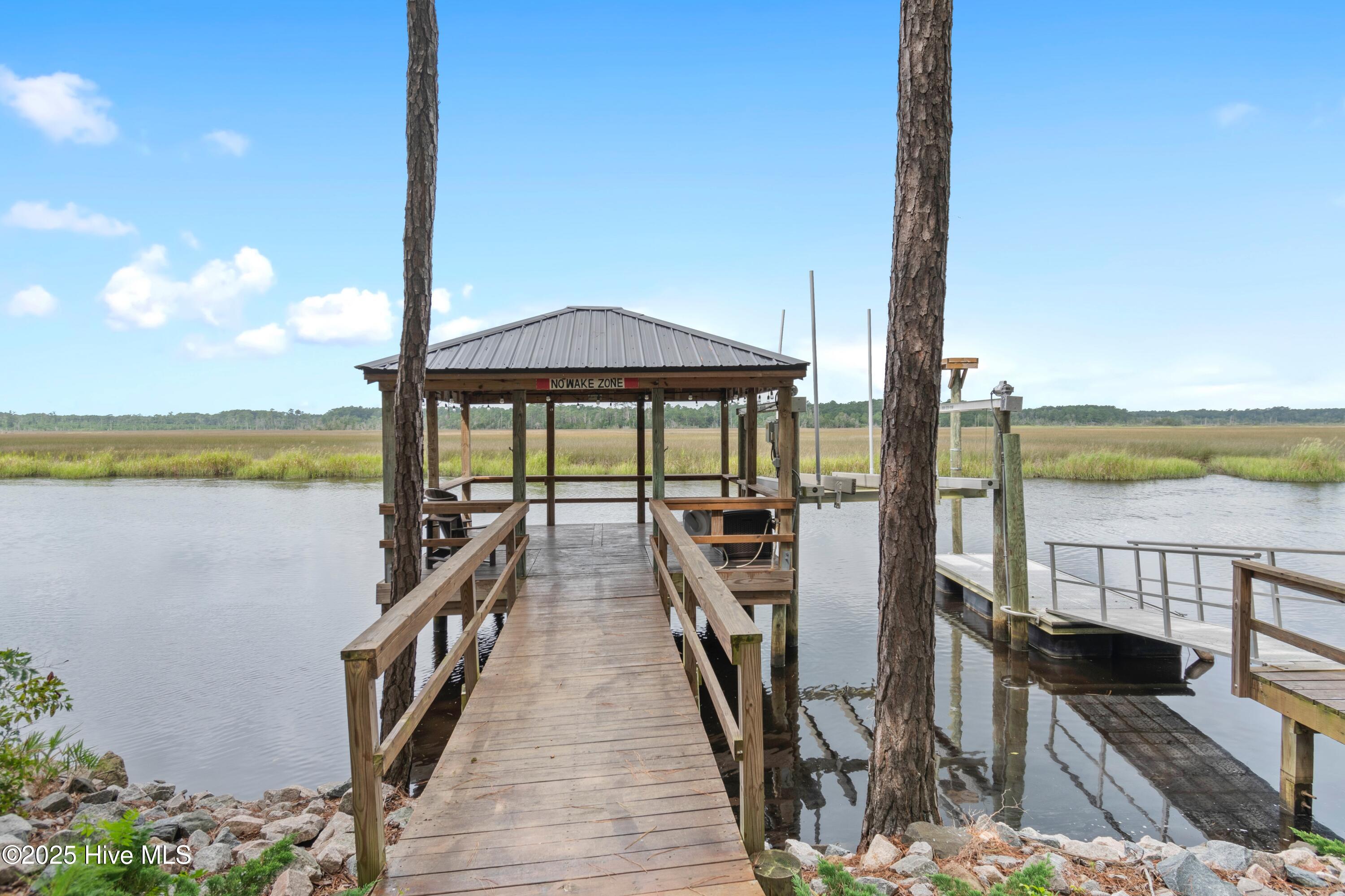 498 Deep Water Drive SE