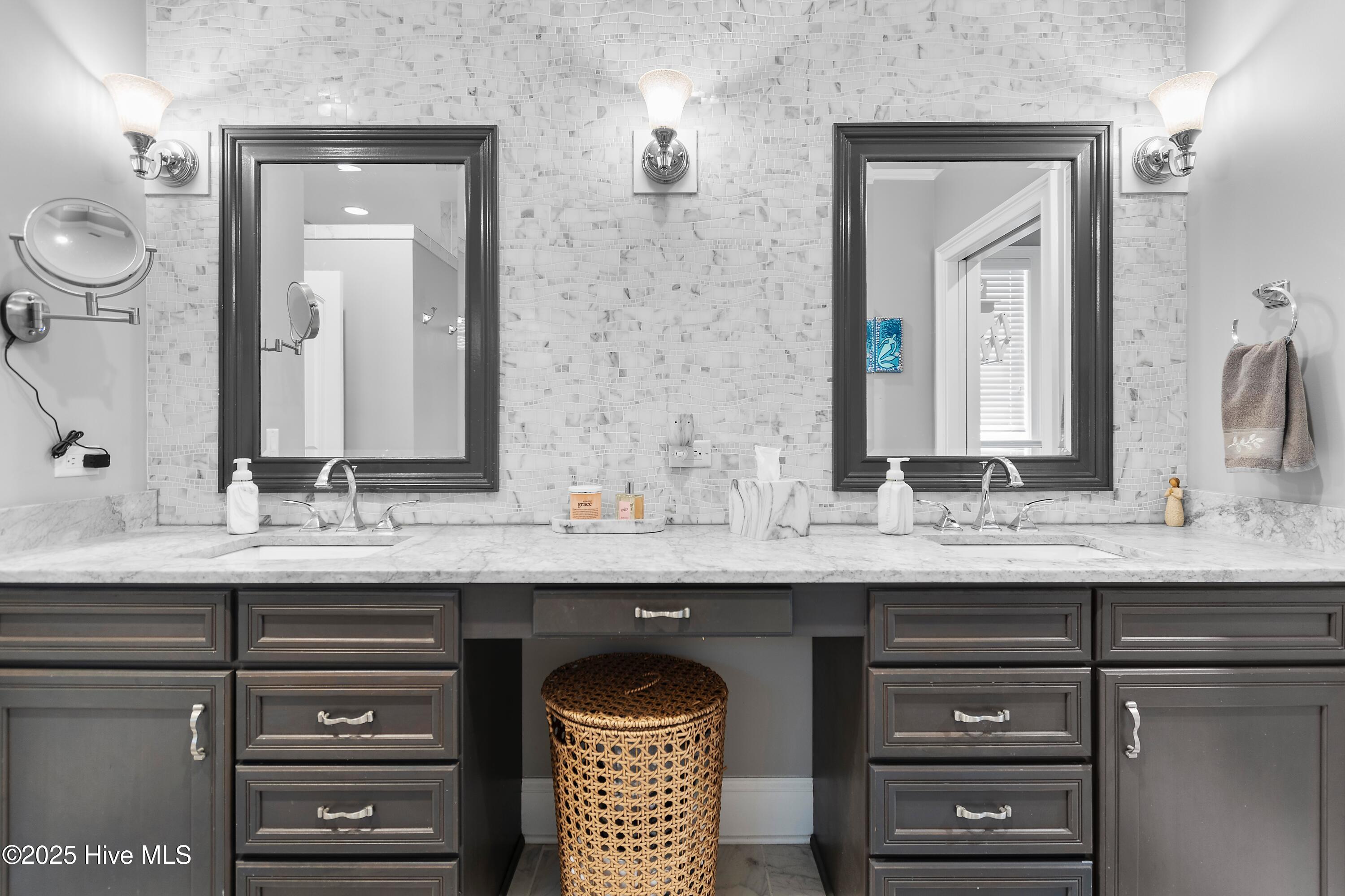 498 Deep Water Drive SE