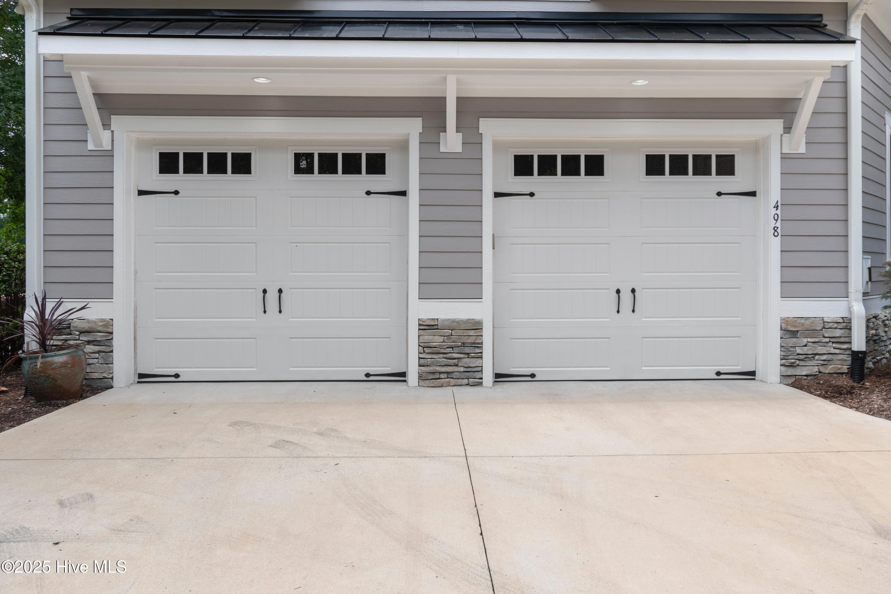 498 Deep Water Drive SE