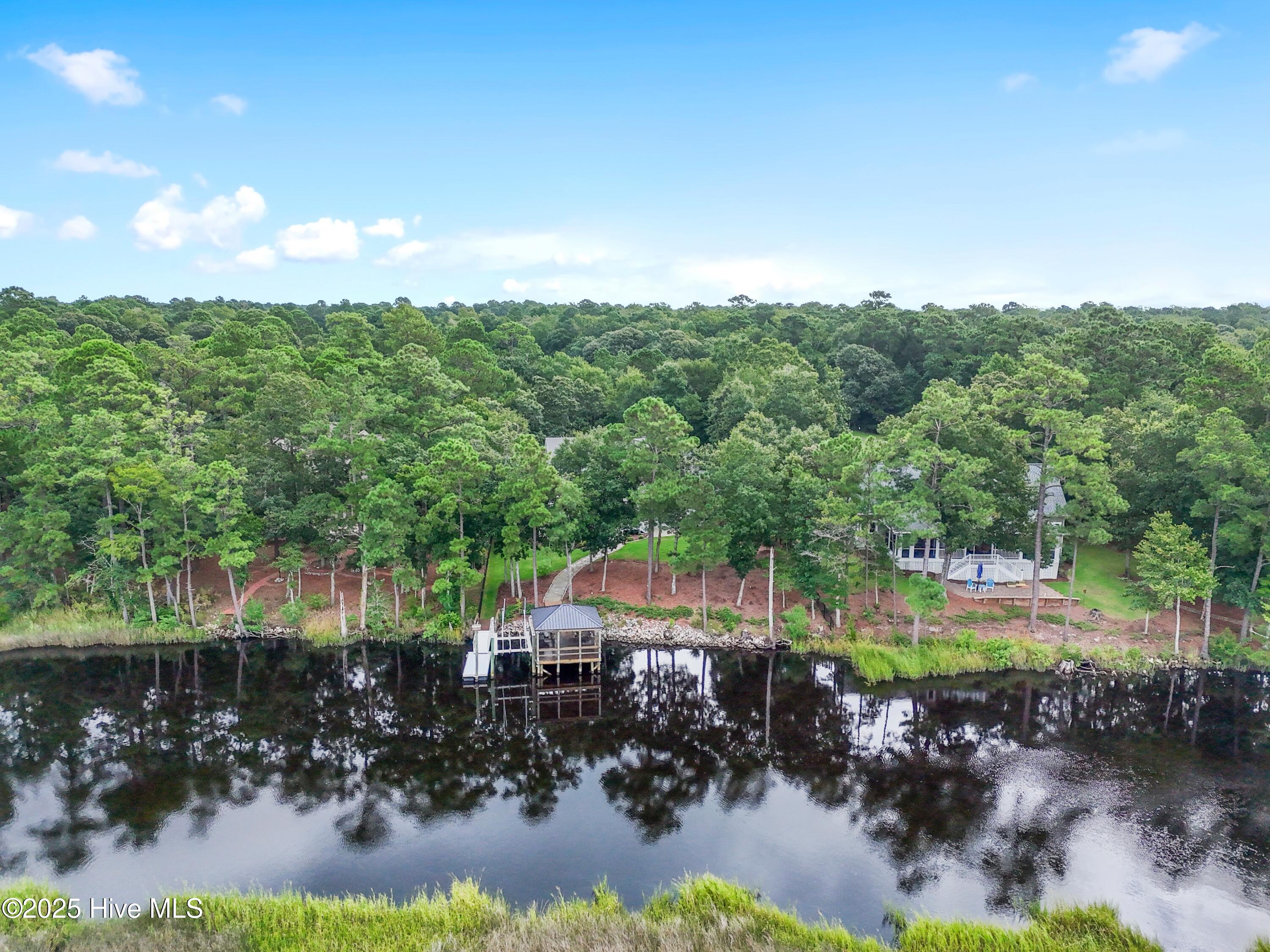 498 Deep Water Drive SE