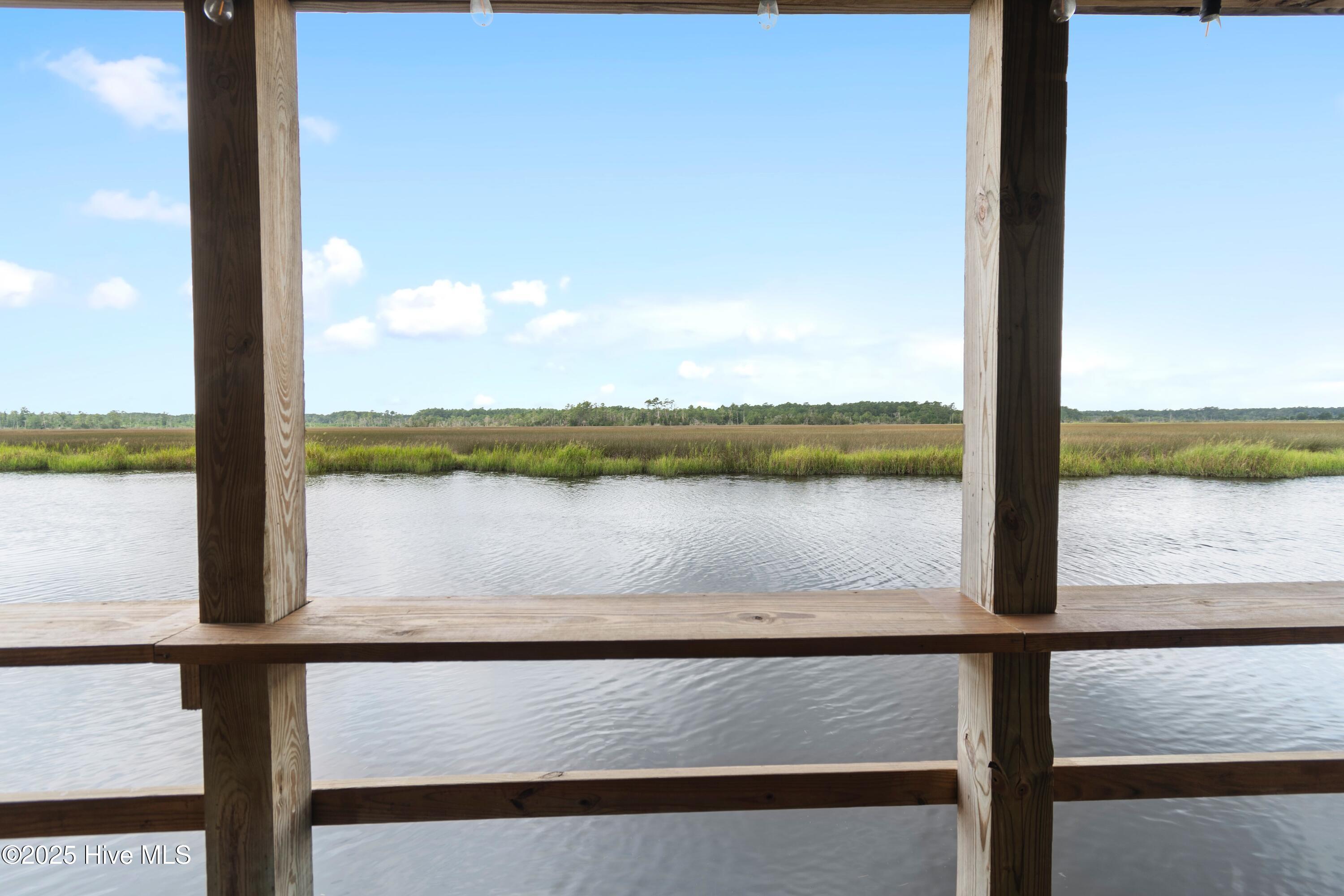 498 Deep Water Drive SE