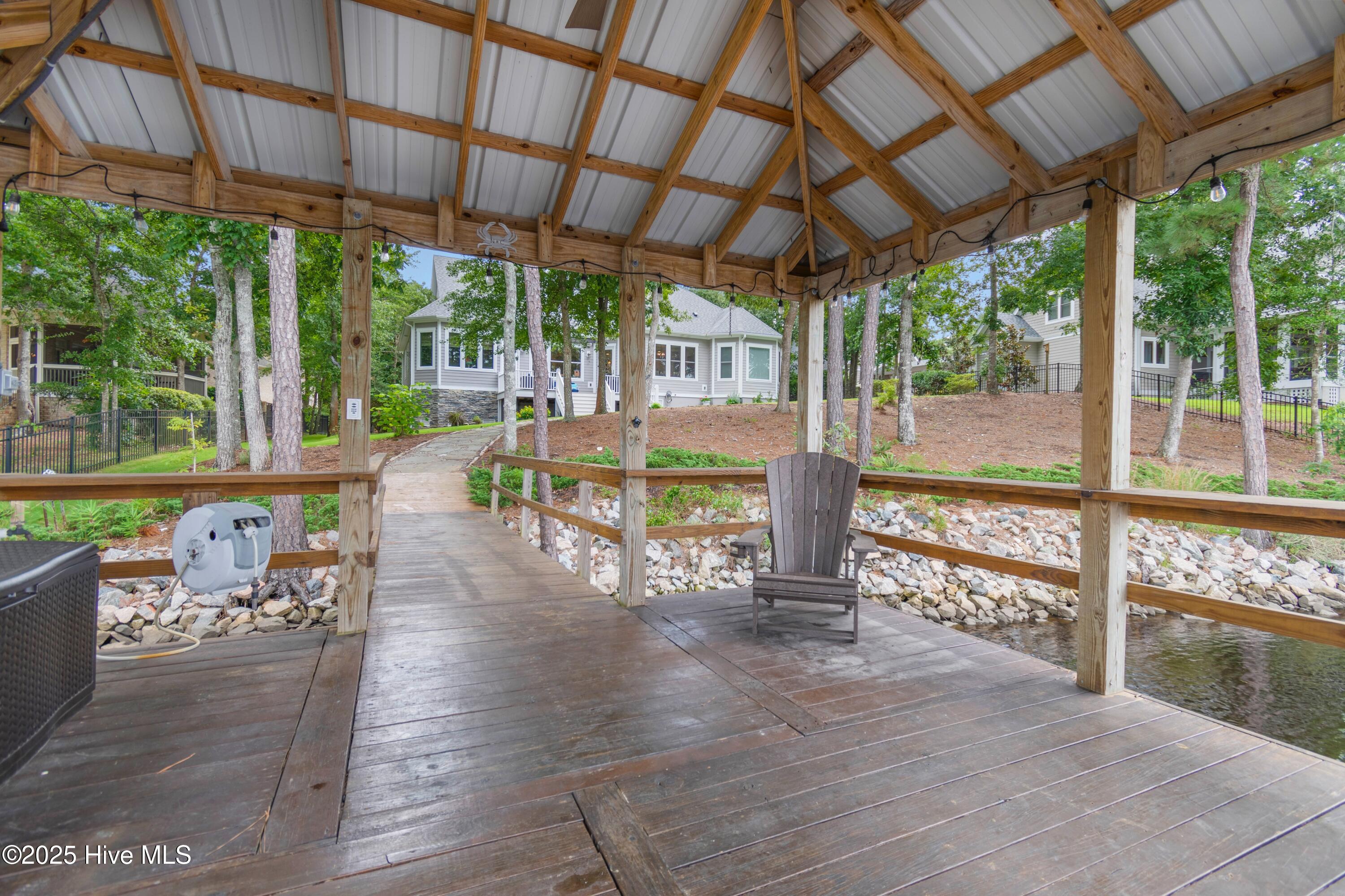 498 Deep Water Drive SE