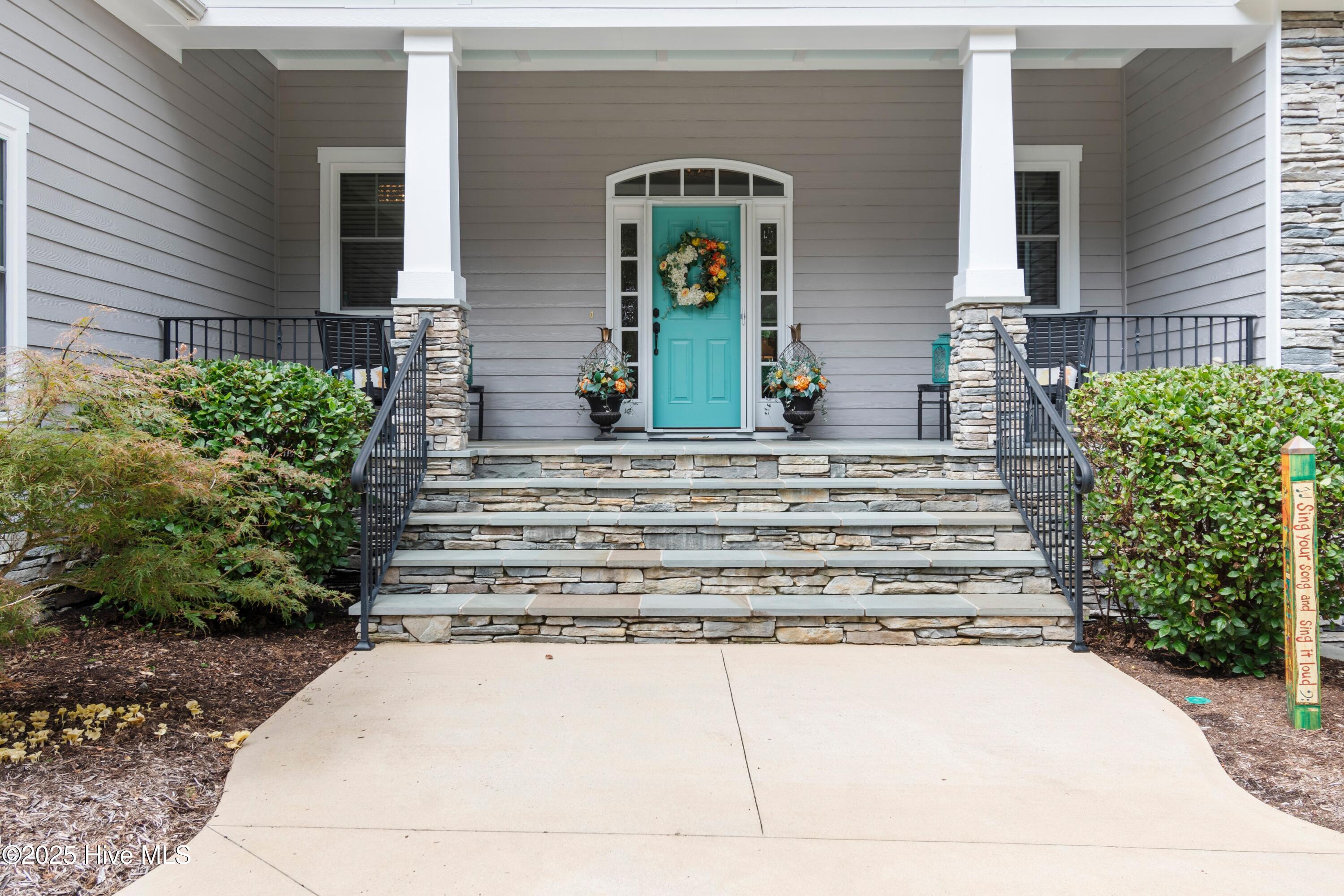 498 Deep Water Drive SE