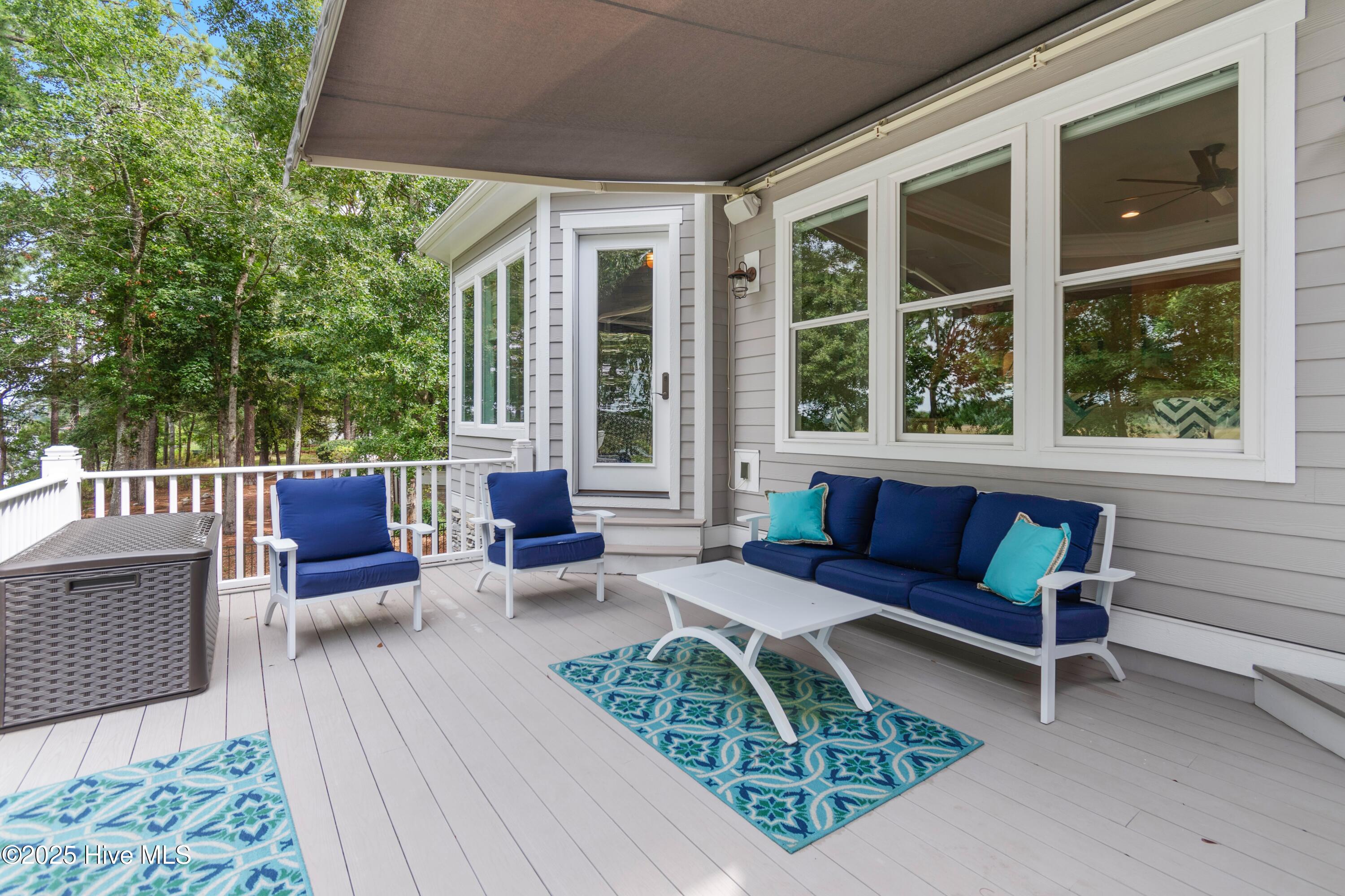 498 Deep Water Drive SE