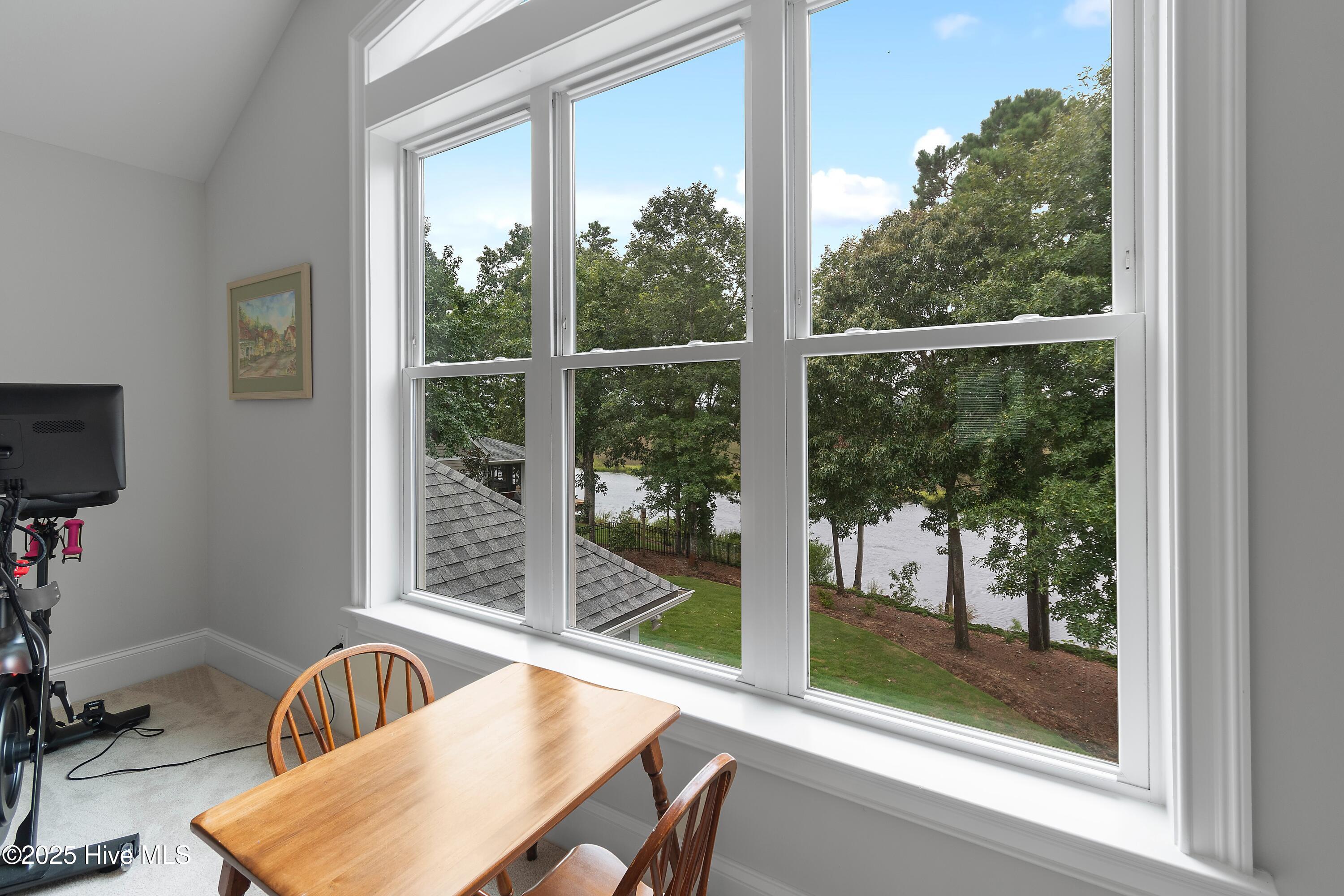 498 Deep Water Drive SE