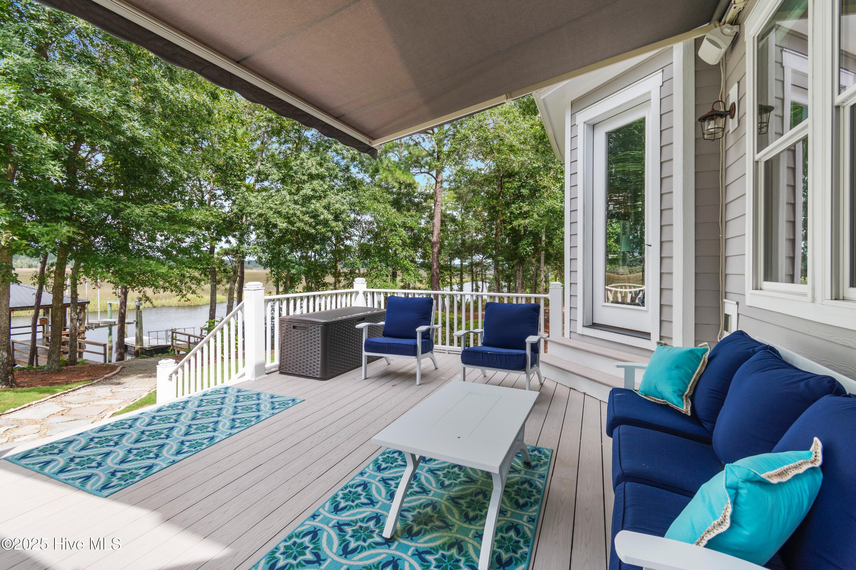 498 Deep Water Drive SE