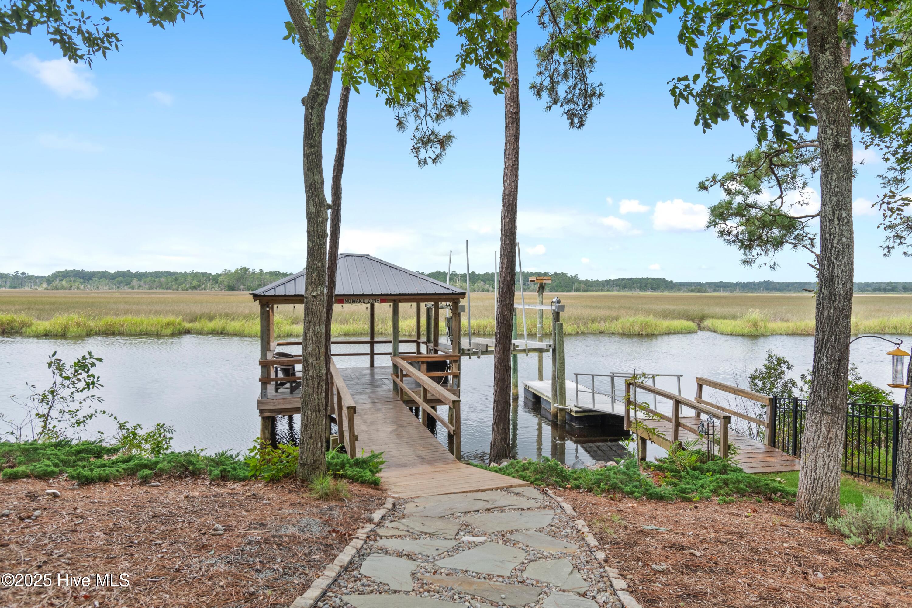 498 Deep Water Drive SE