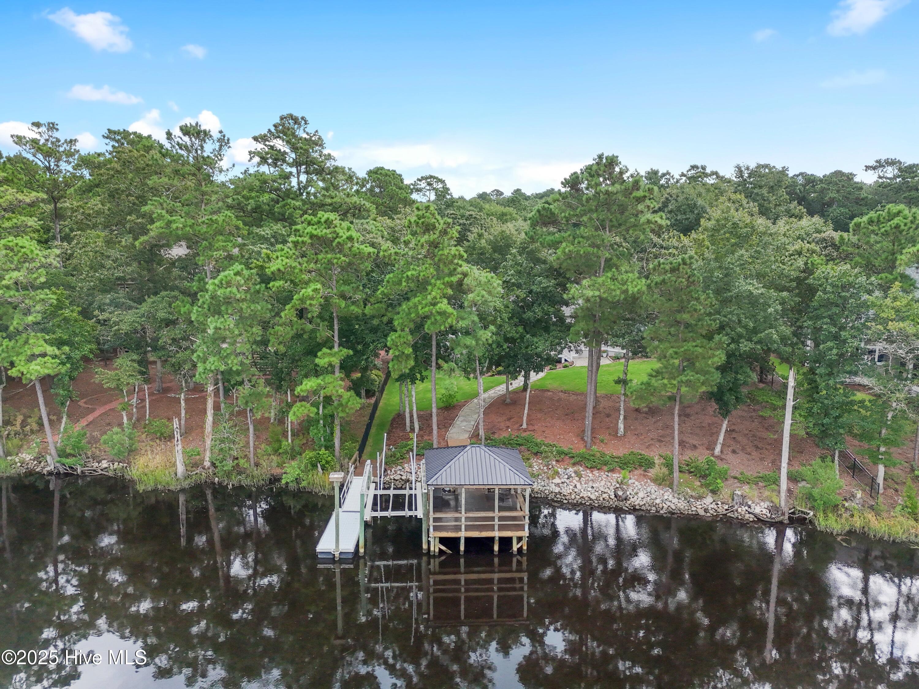 498 Deep Water Drive SE