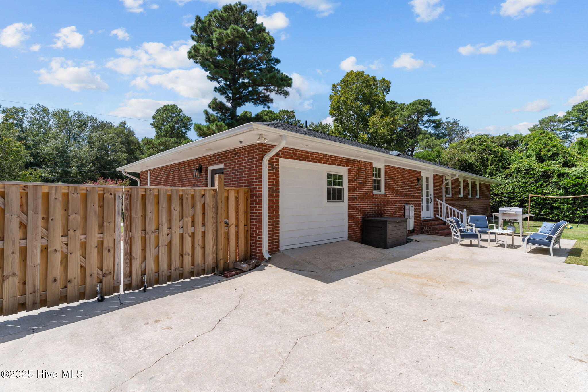 3817 Canterbury Road