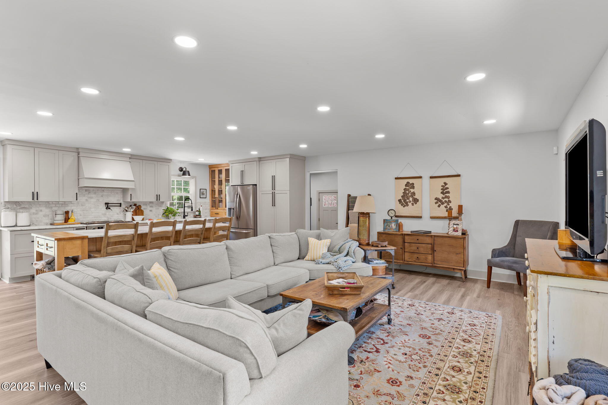 3817 Canterbury Road