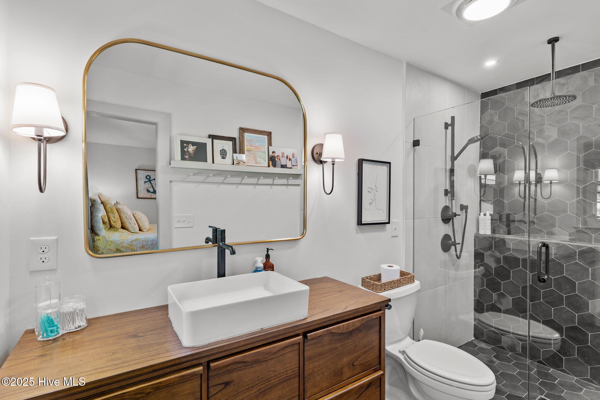 3817 Canterbury Road