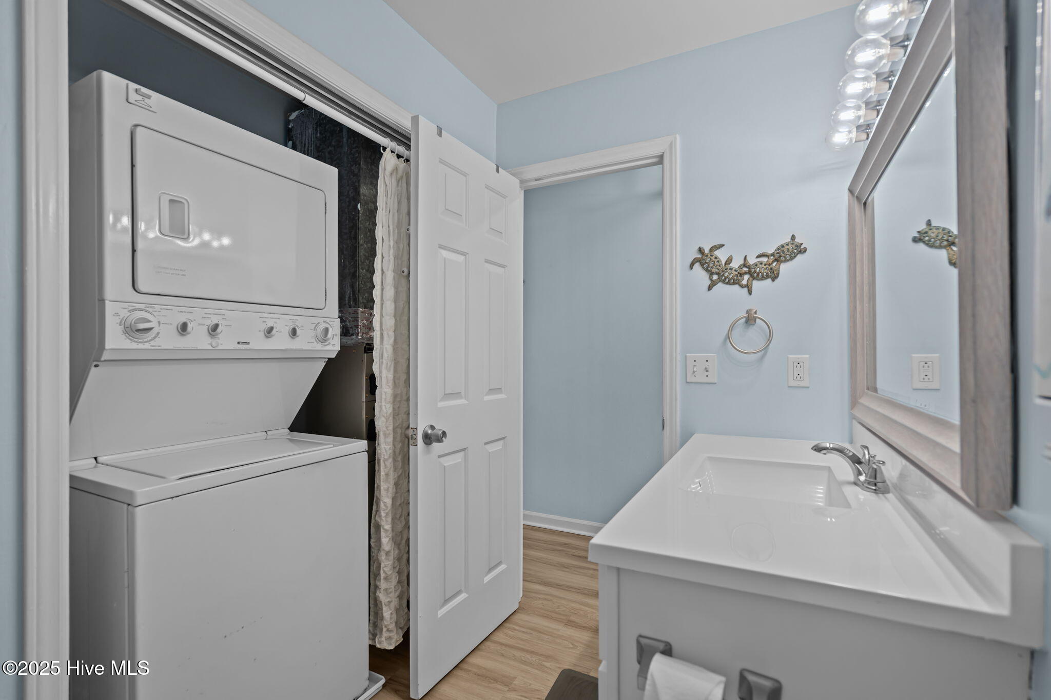 514 N Carolina Beach Avenue N Unit: Unit 2b