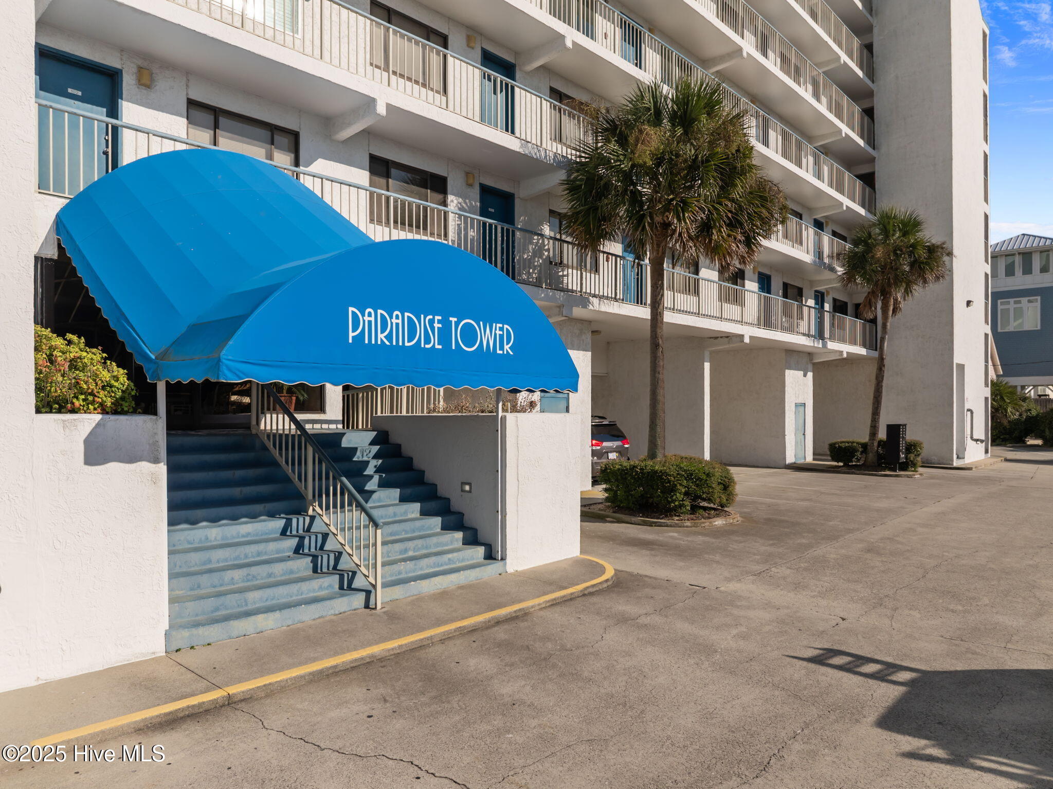 901 S Lake Park Boulevard, Unit 304