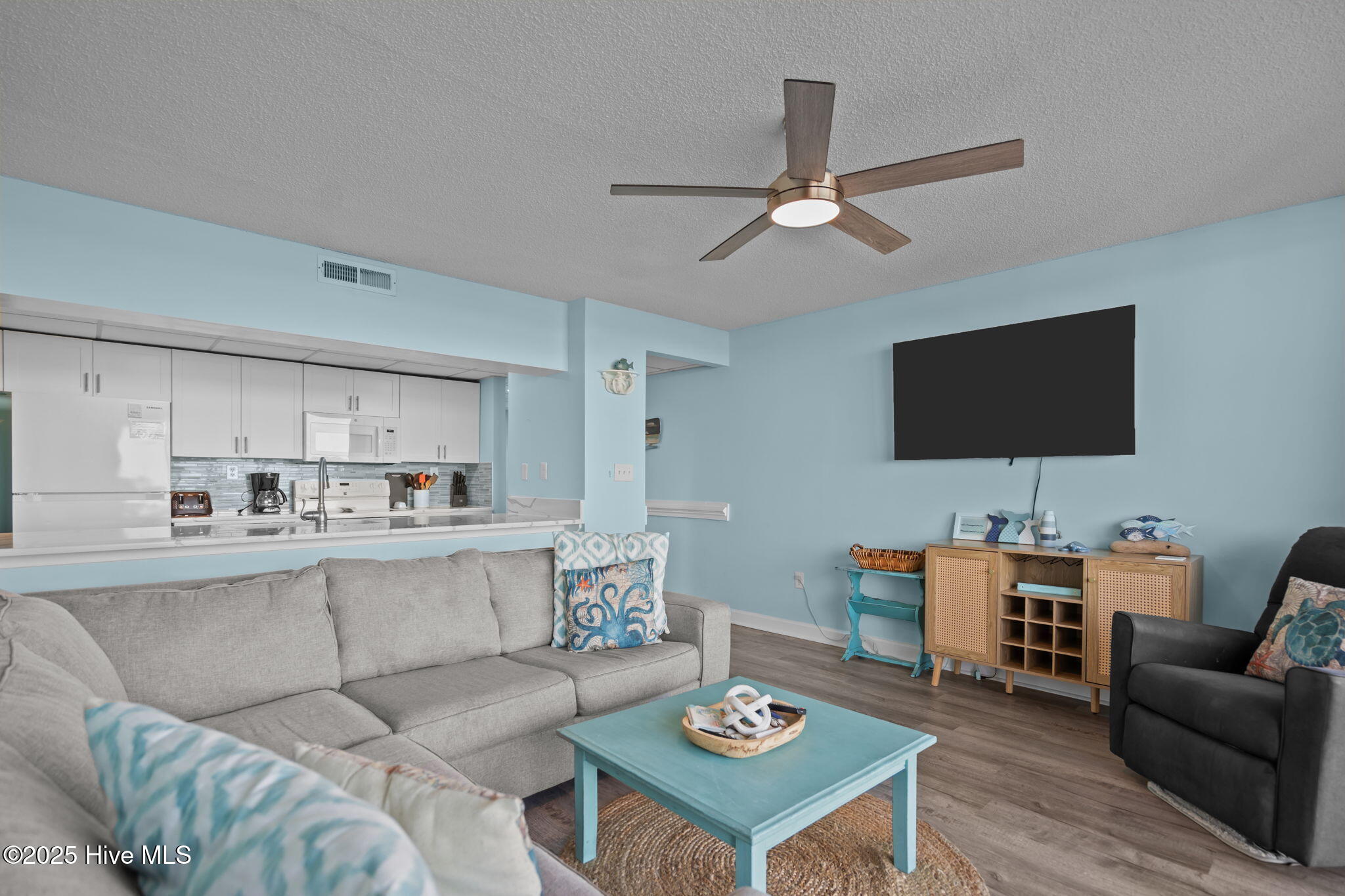 901 S Lake Park Boulevard, Unit 304